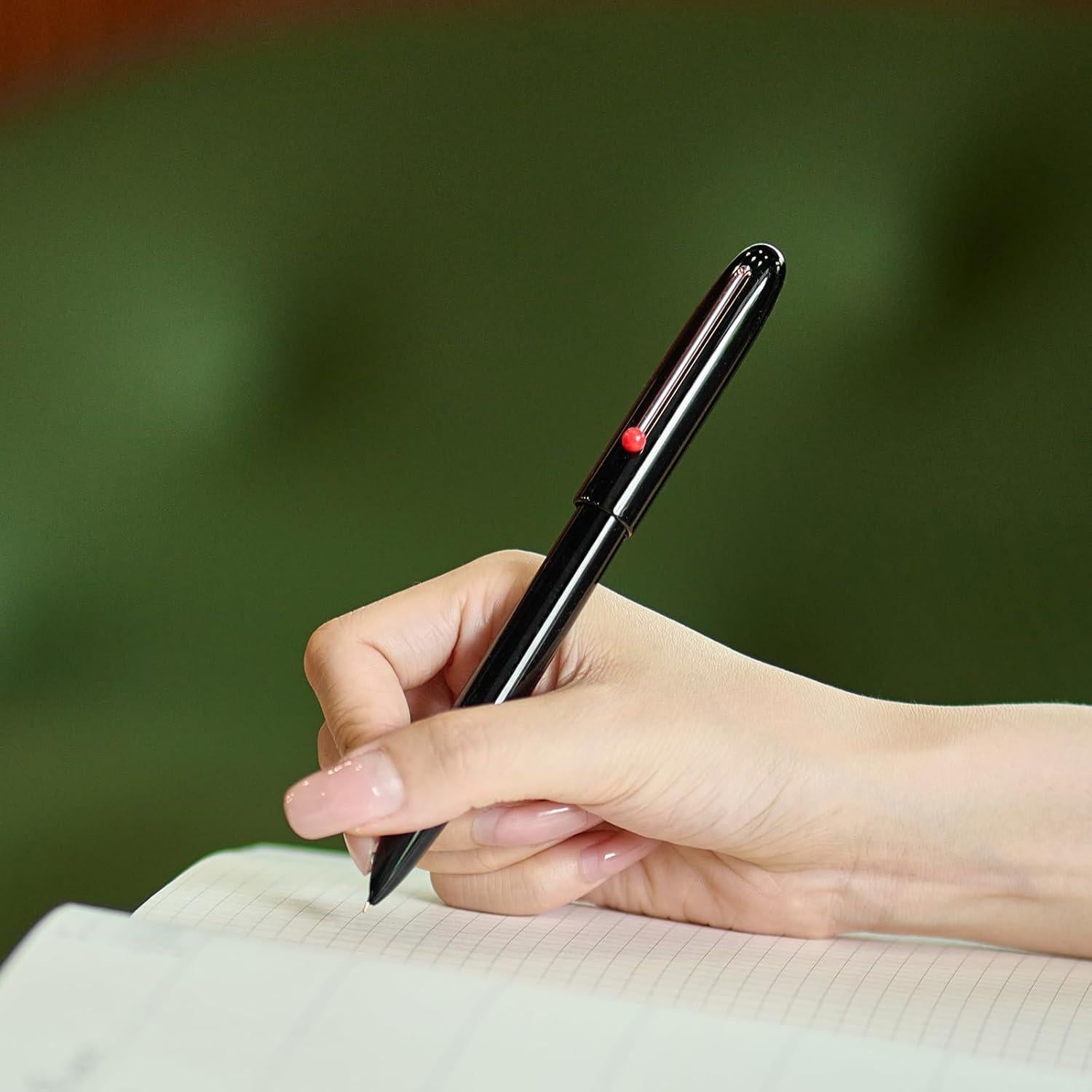 Pluma Fuente Kaco Negra Punta Extra Fina con 8 Cartuchos