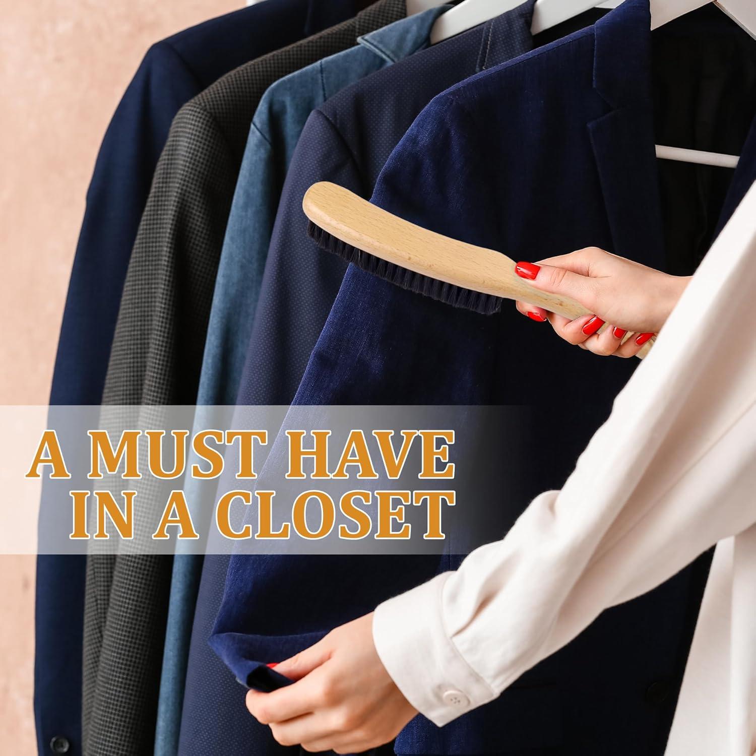 Cepillo de Ropa TAKAVU con Cerdas de Jabalí y Mango de Madera