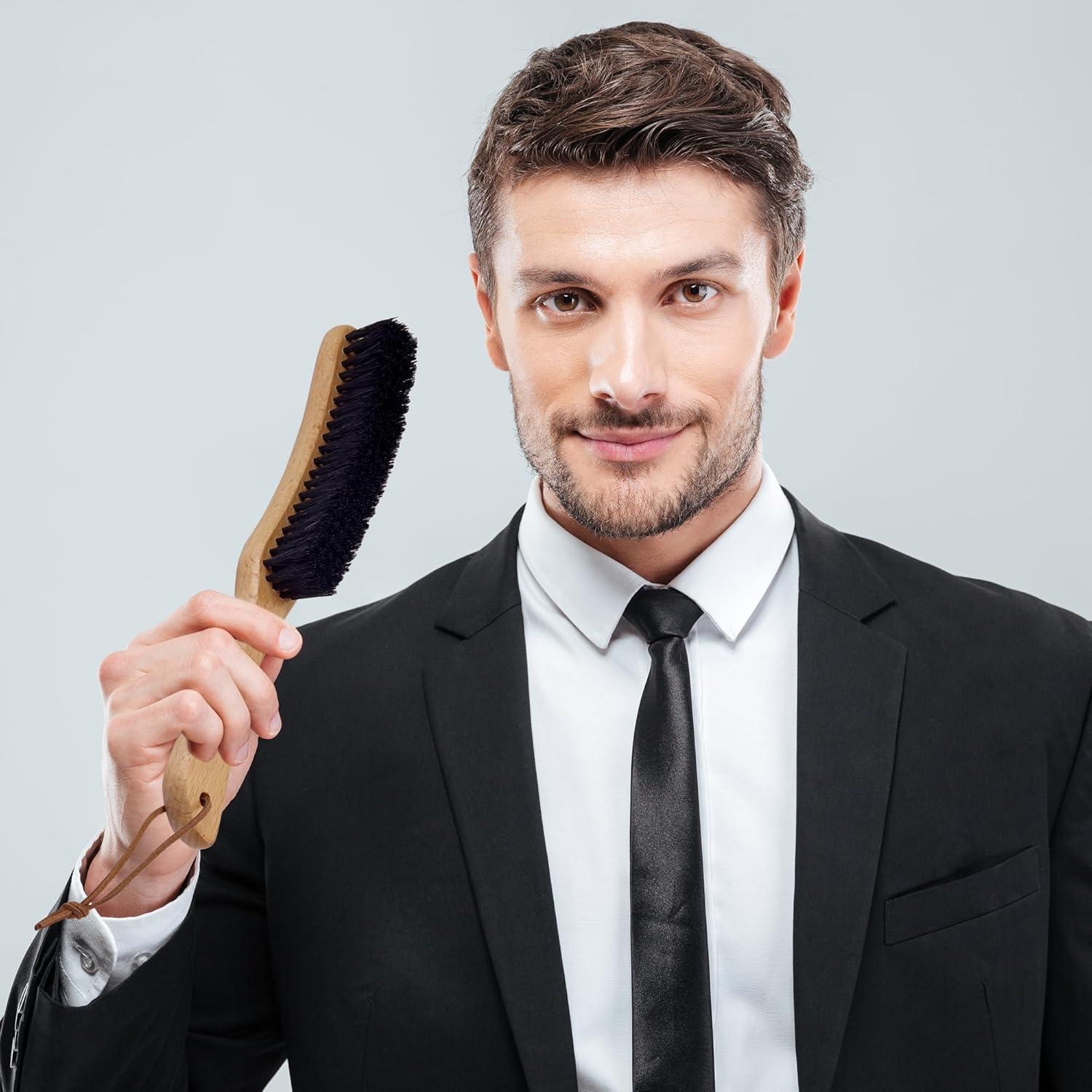 Cepillo de Ropa TAKAVU con Cerdas de Jabalí y Mango de Madera