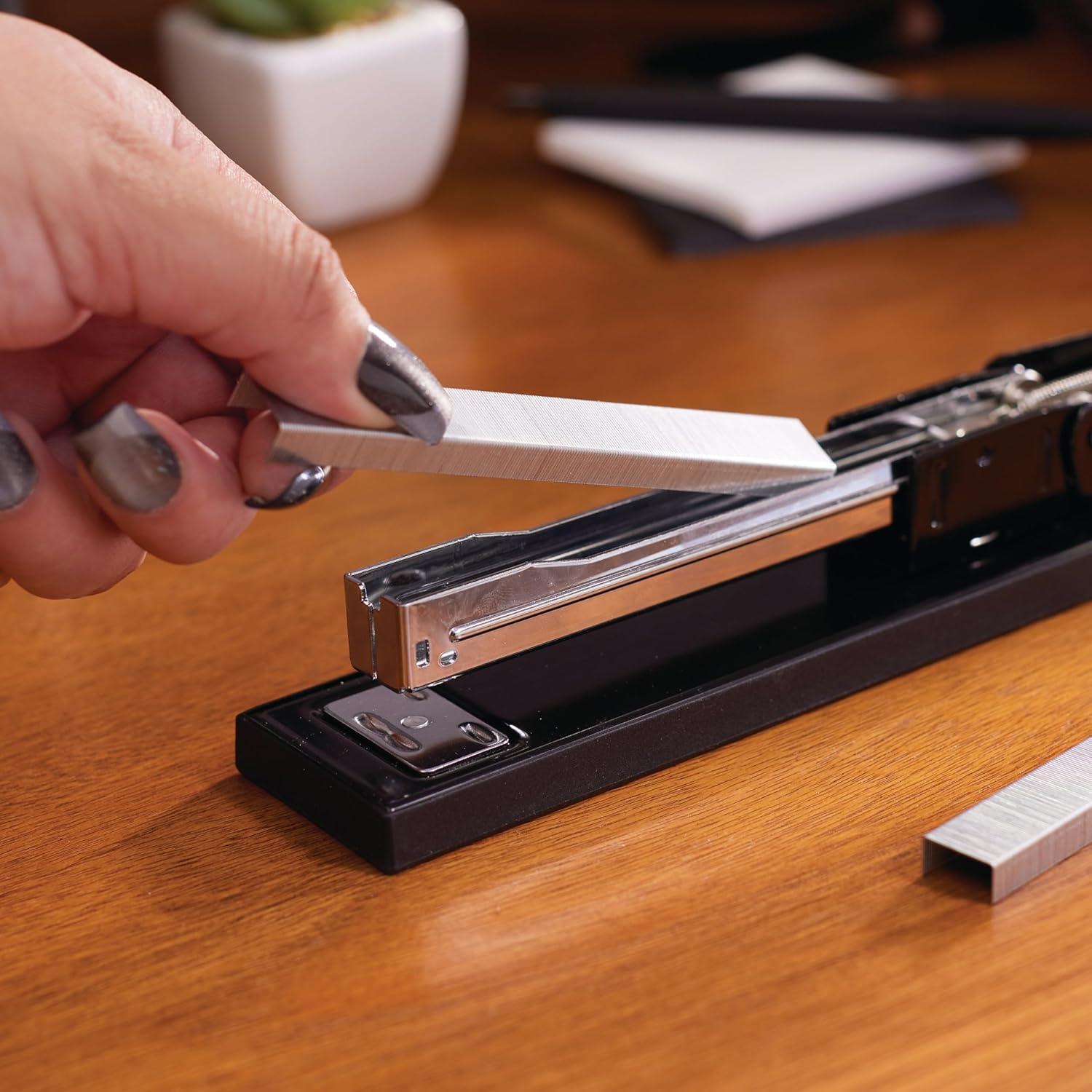 Grapadora metálica Swingline S7040501, 20 hojas, negra