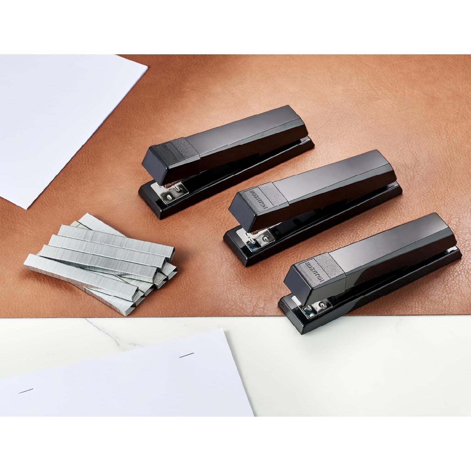 Grapadora de escritorio Bostitch premium sin atascos, negra, 3 unidades