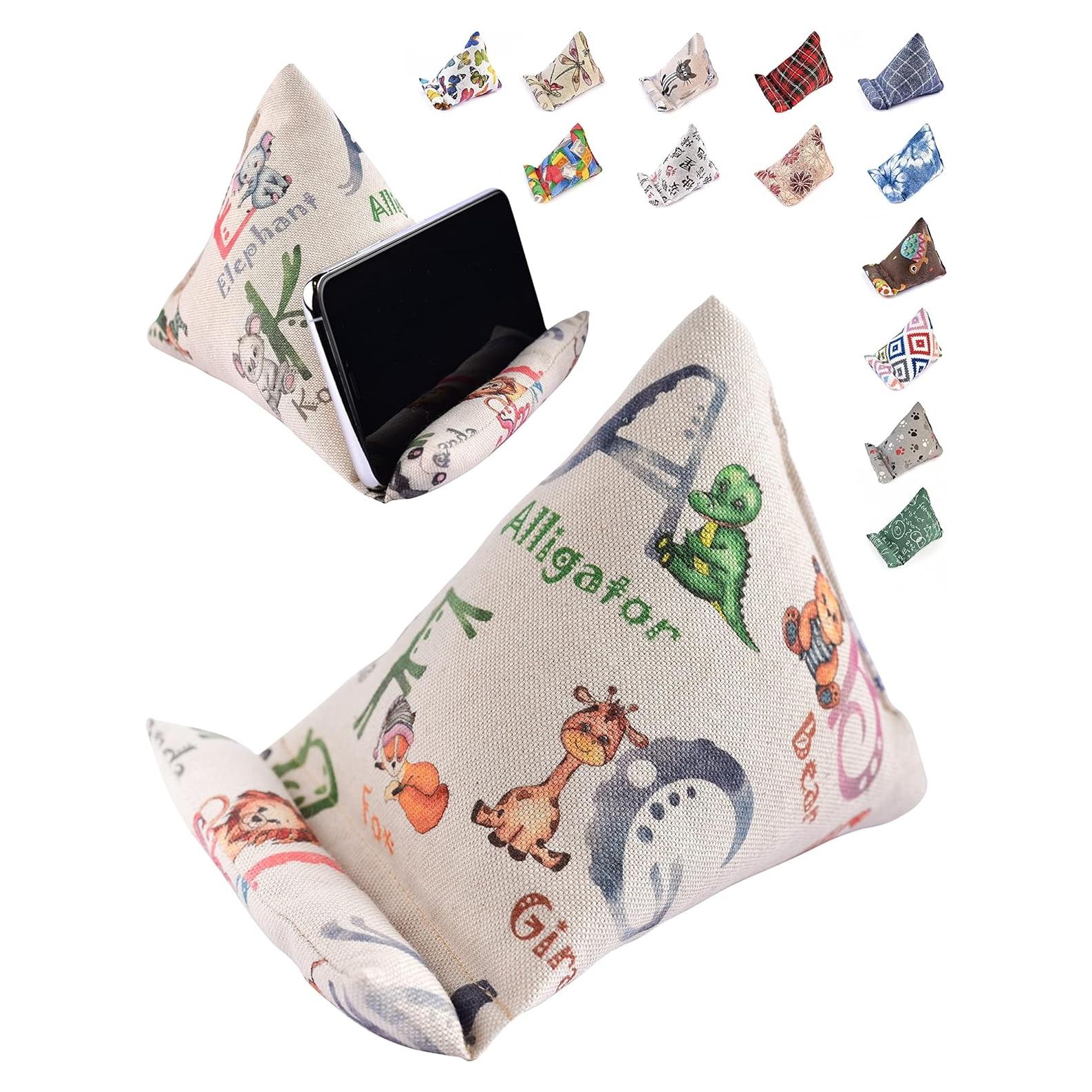 Soporte de Almohada para Teléfono Hecho a Mano - Wedge 17.78x15.49x13.97cm