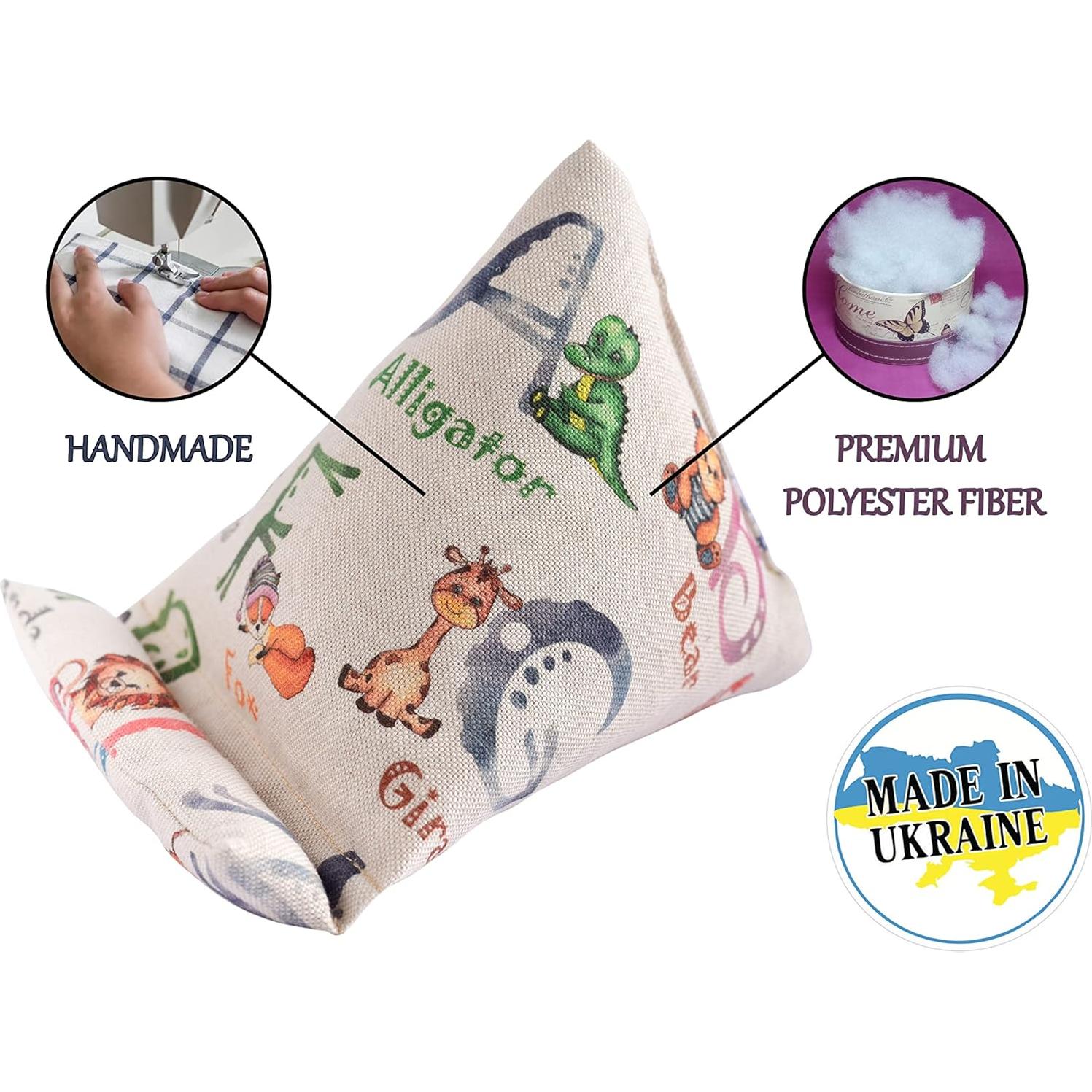 Soporte de Almohada para Teléfono Hecho a Mano - Wedge 17.78x15.49x13.97cm