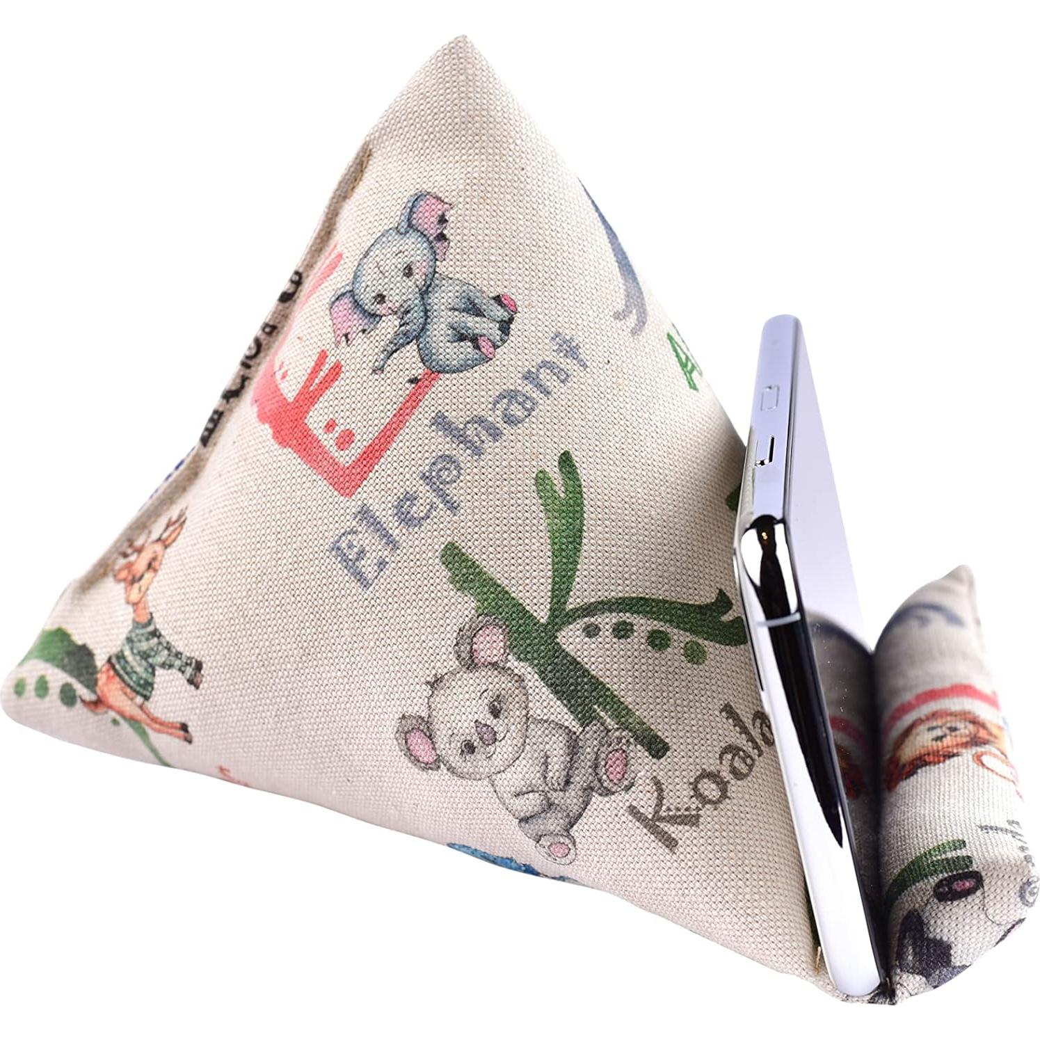 Soporte de Almohada para Teléfono Hecho a Mano - Wedge 17.78x15.49x13.97cm