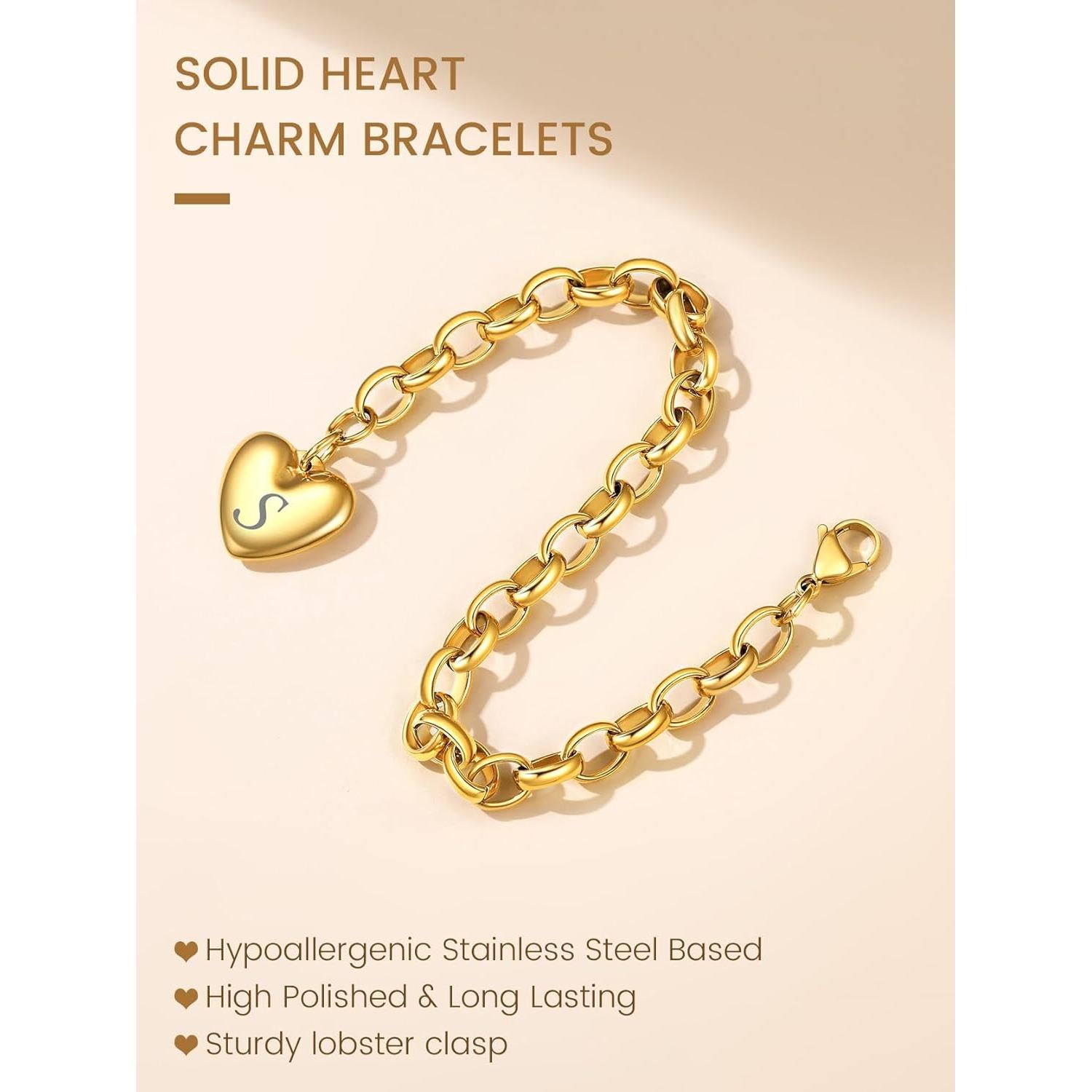 Pulsera ajustable GoldChic con encanto corazón inicial S