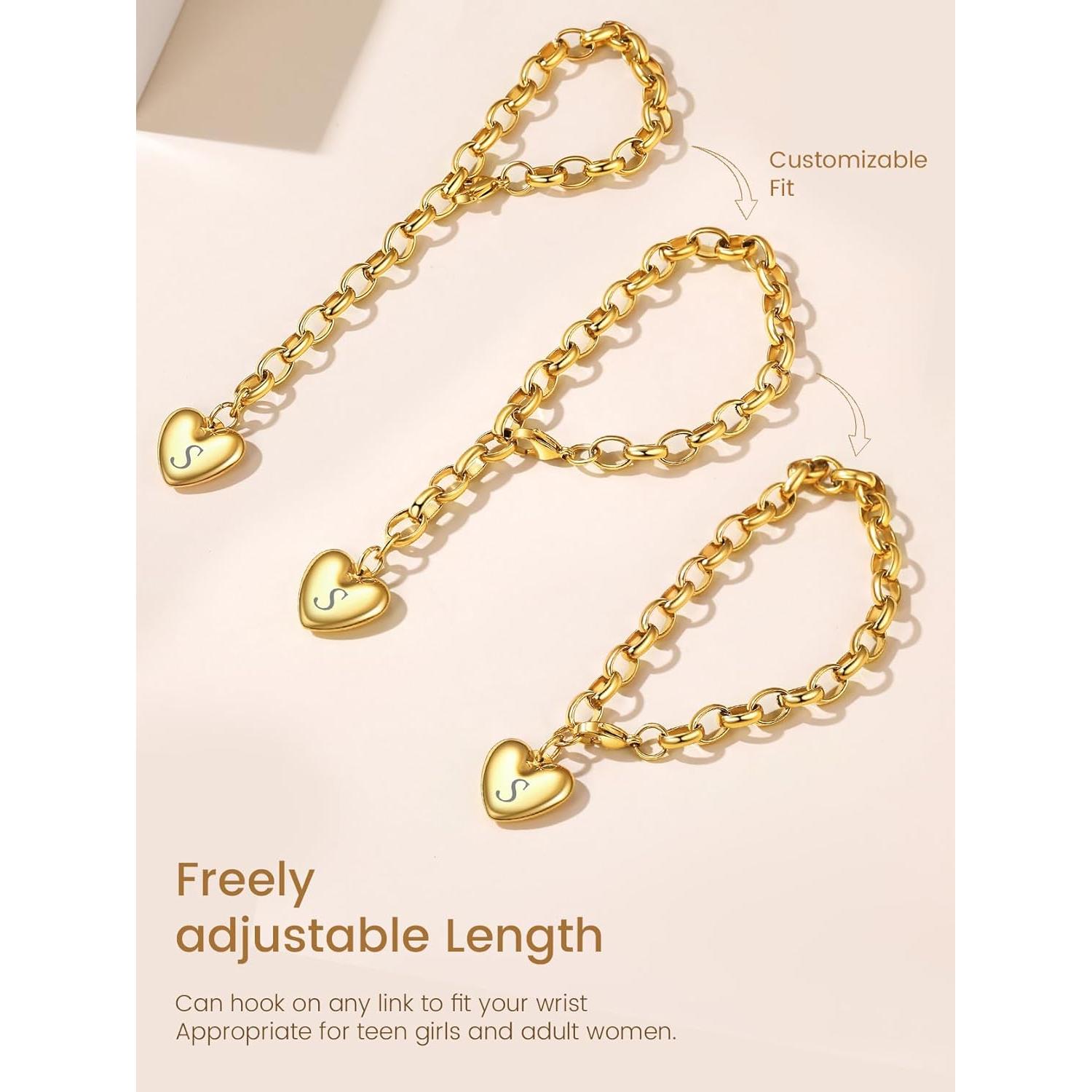 Pulsera ajustable GoldChic con encanto corazón inicial S