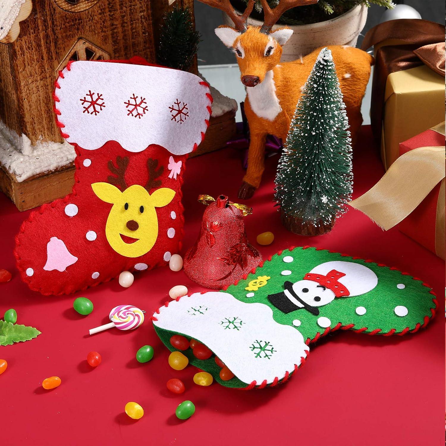 Kits de Costura Navideños Skylety - 8 Calcetines de Fieltro DIY