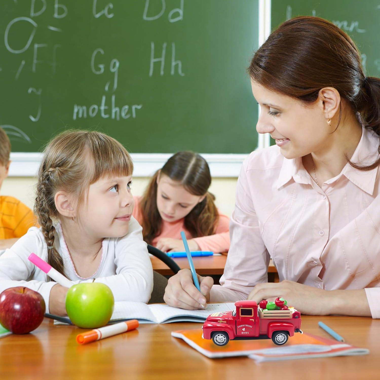 Decoración de Camíon de Manzana Teeloray con Mini Manzanas