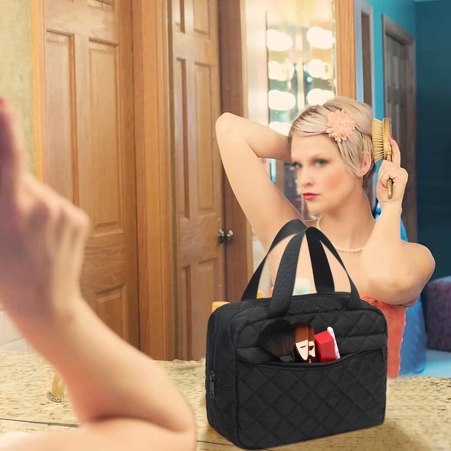 Bolsa de Maquillaje BTOOP Negra Acolchada 25.9x19.1 cm