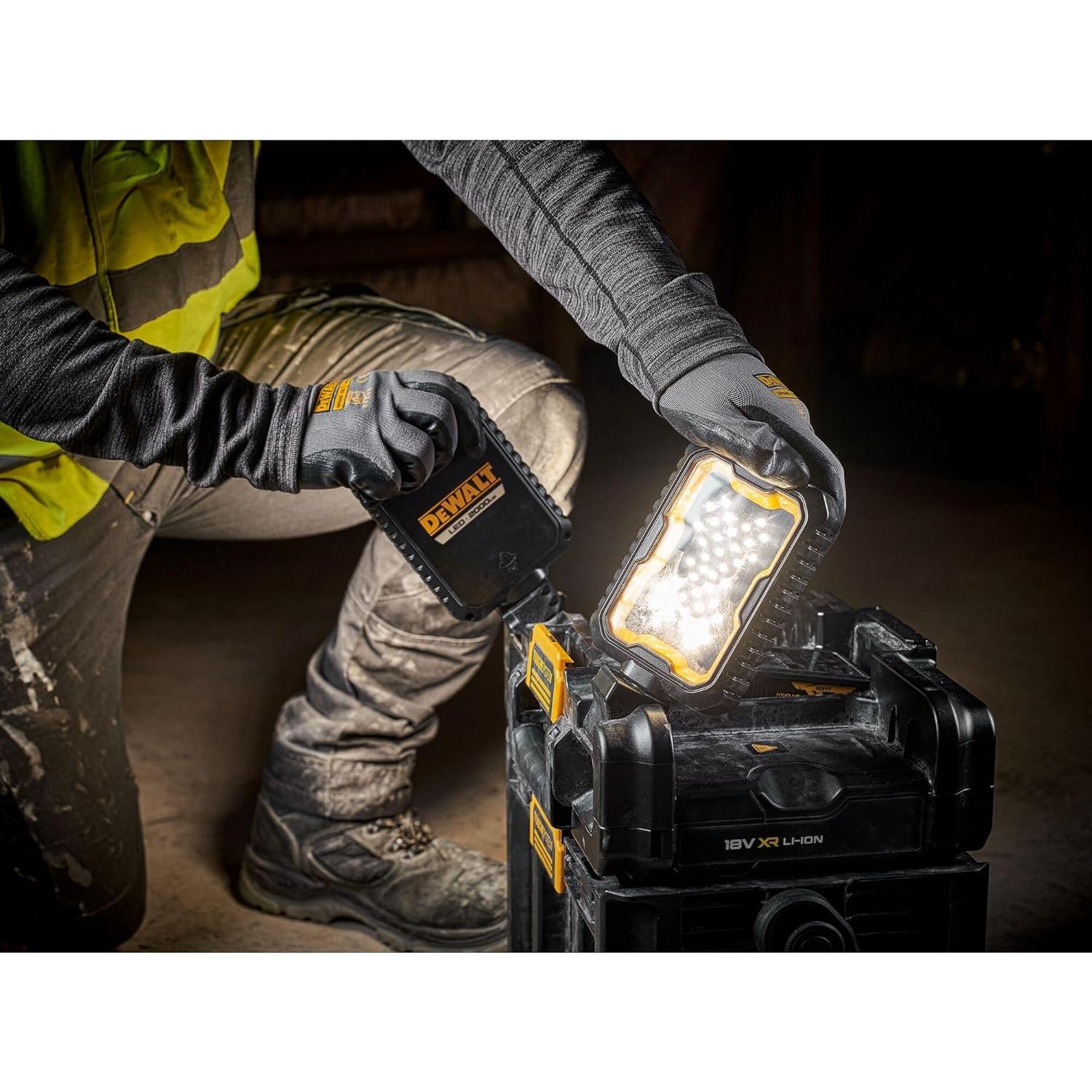Caja de Luz LED DEWALT DWST08061 Tough System 2.0 Negra
