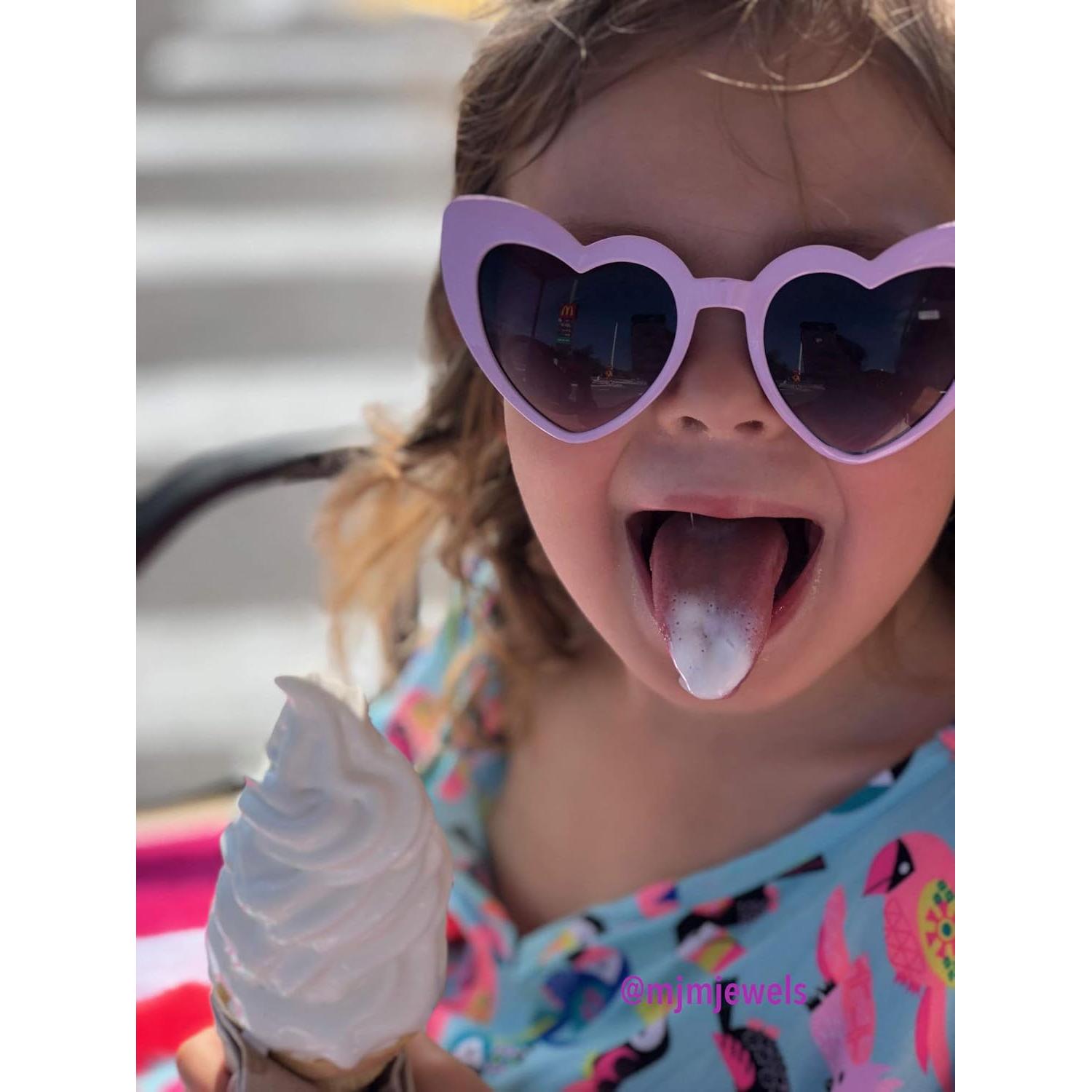 Gafas de sol ShadyVEU para niñas UV400 en forma de corazón