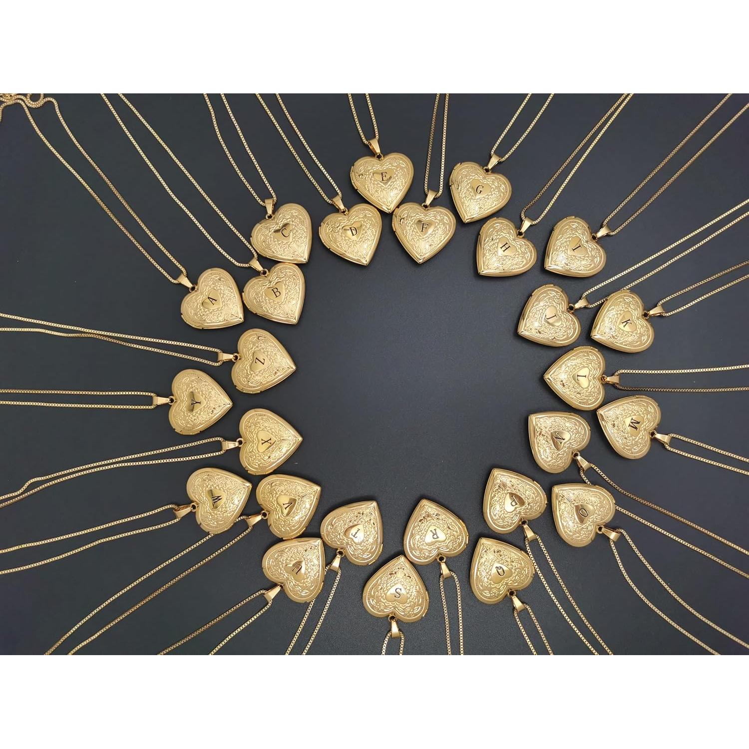 Collar medallón corazón Goking con letra S y fotos