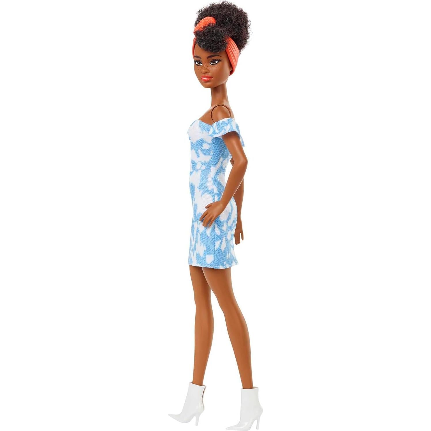 Muñeca Barbie Fashionistas 185 con vestido de mezclilla y accesorios