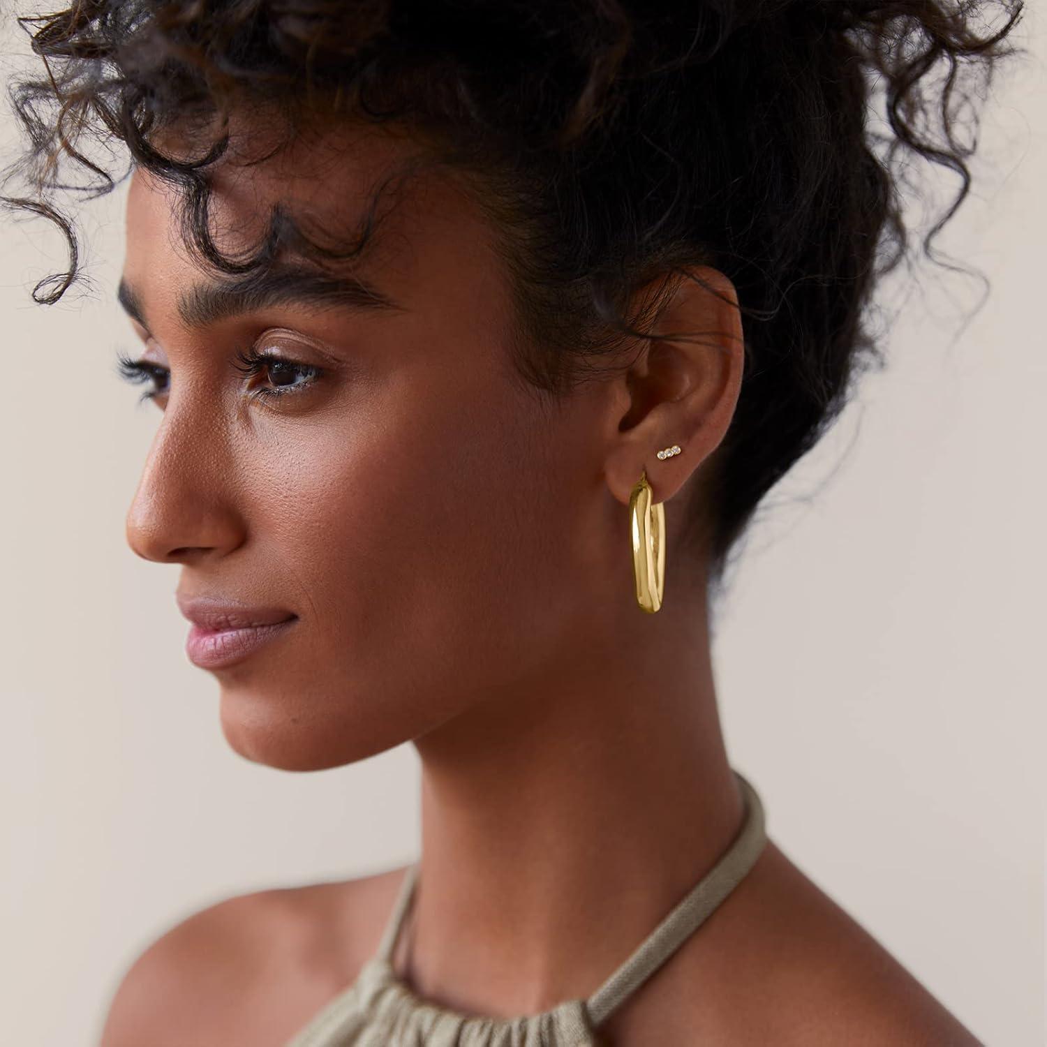 Pendientes de oro rosa 14K PAVOI con circonita cúbica 2mm x 6mm