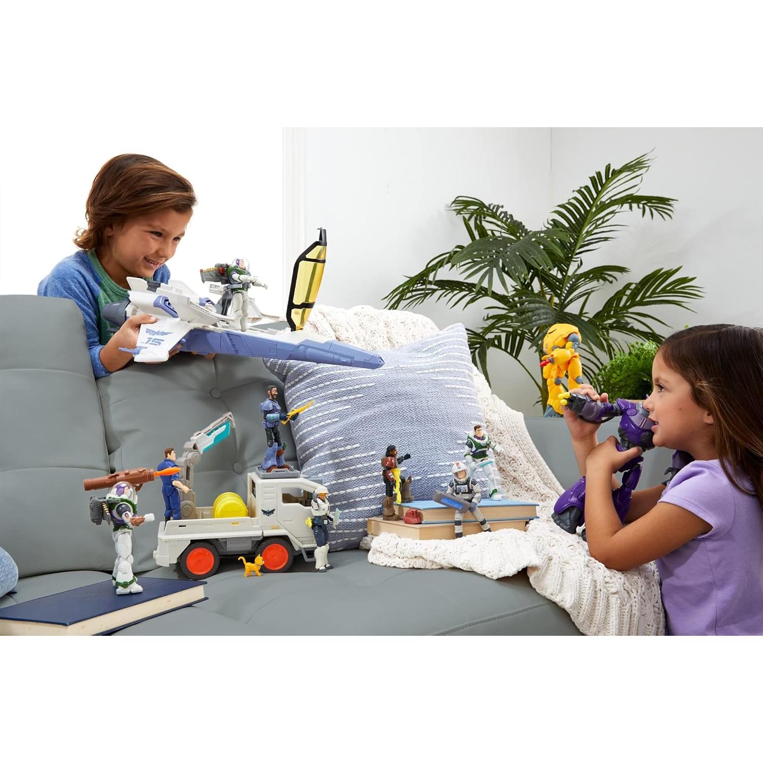 Camión de Juguete Mattel Lightyear 26.67 cm con Excavador