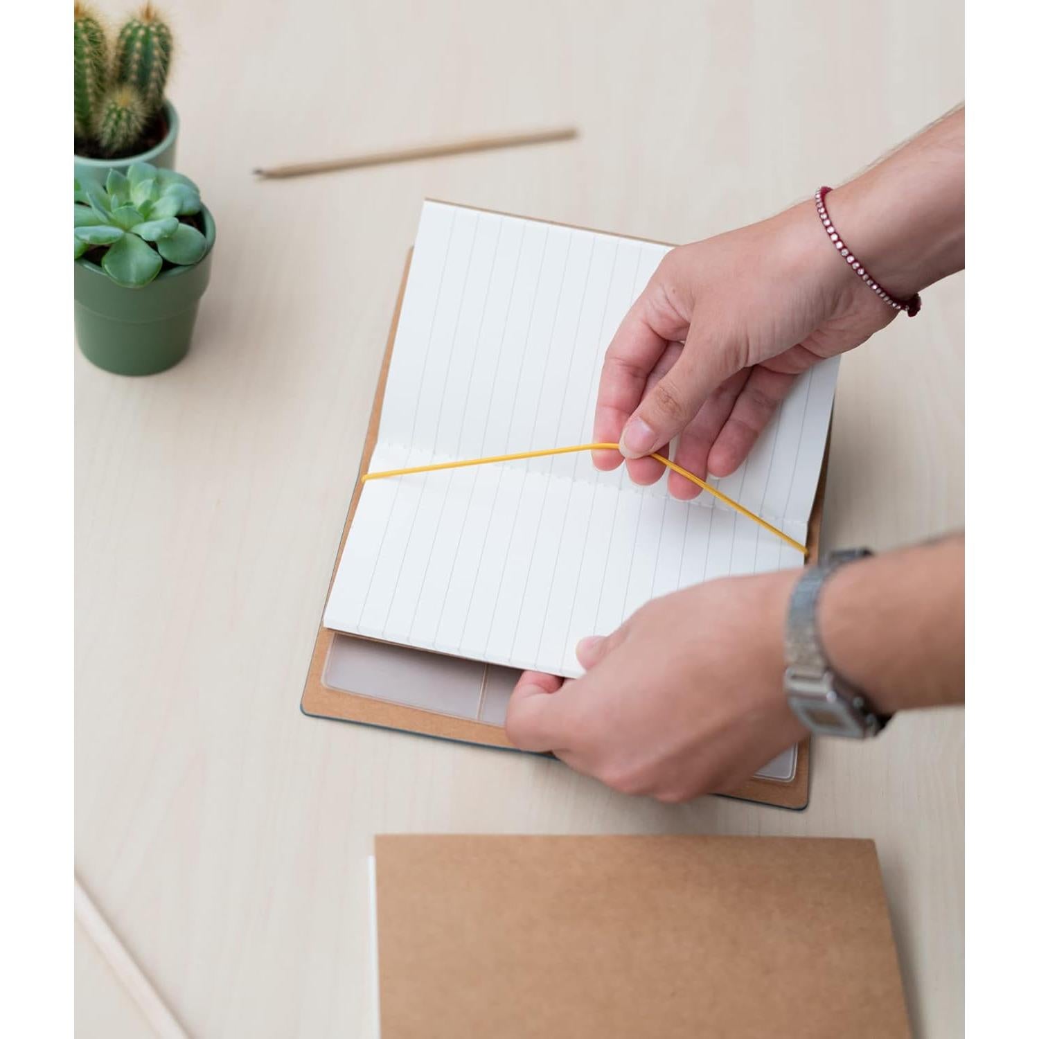 Cuaderno de Viaje A5 Grupo Erik Astral 80 Hojas PU Cuero