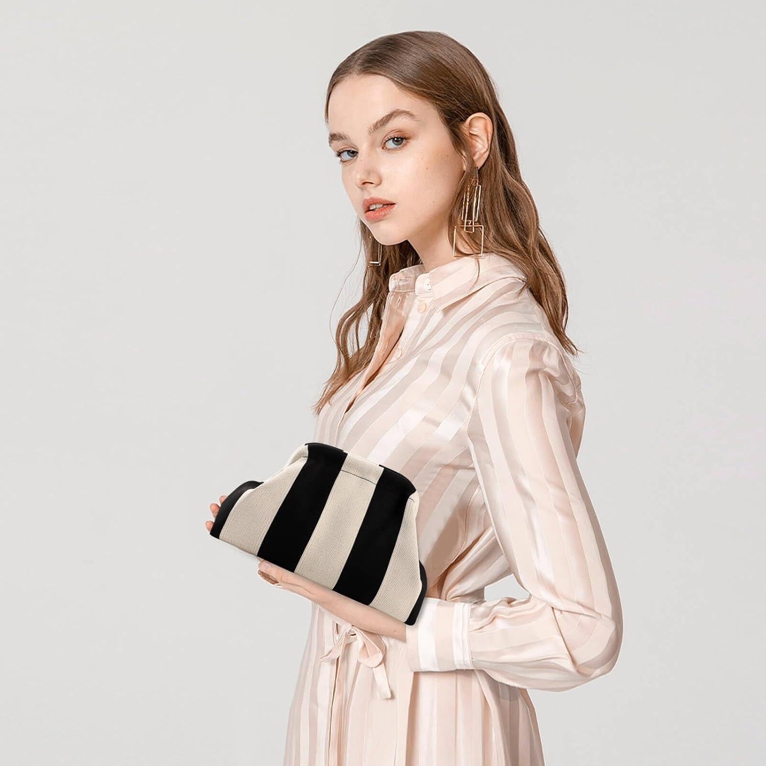 Bolsa de Dumpling Tejida Wrorou Rosa y Verde 29x10x22 cm