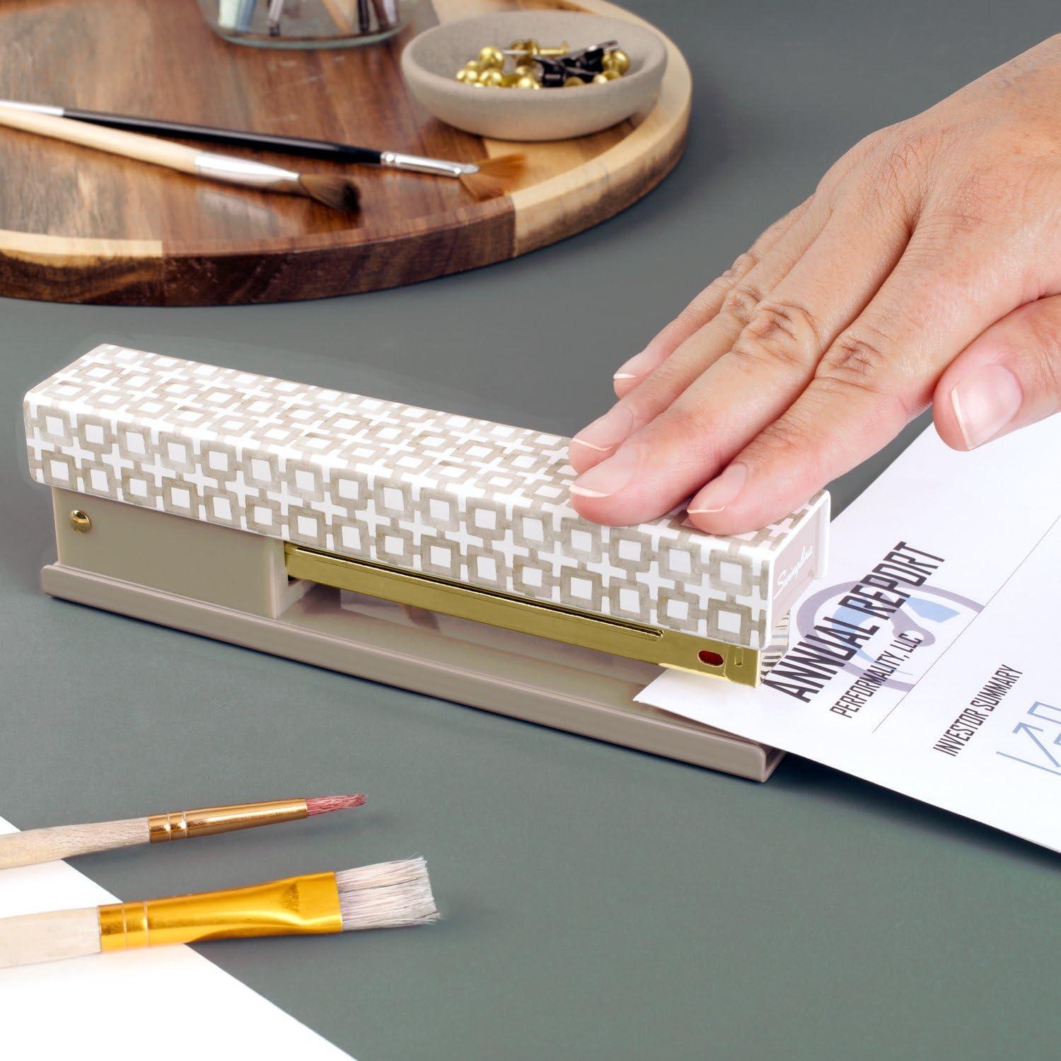 Grapadora Swingline Leah Bisch Metal 20 Hojas Azulejos Beige