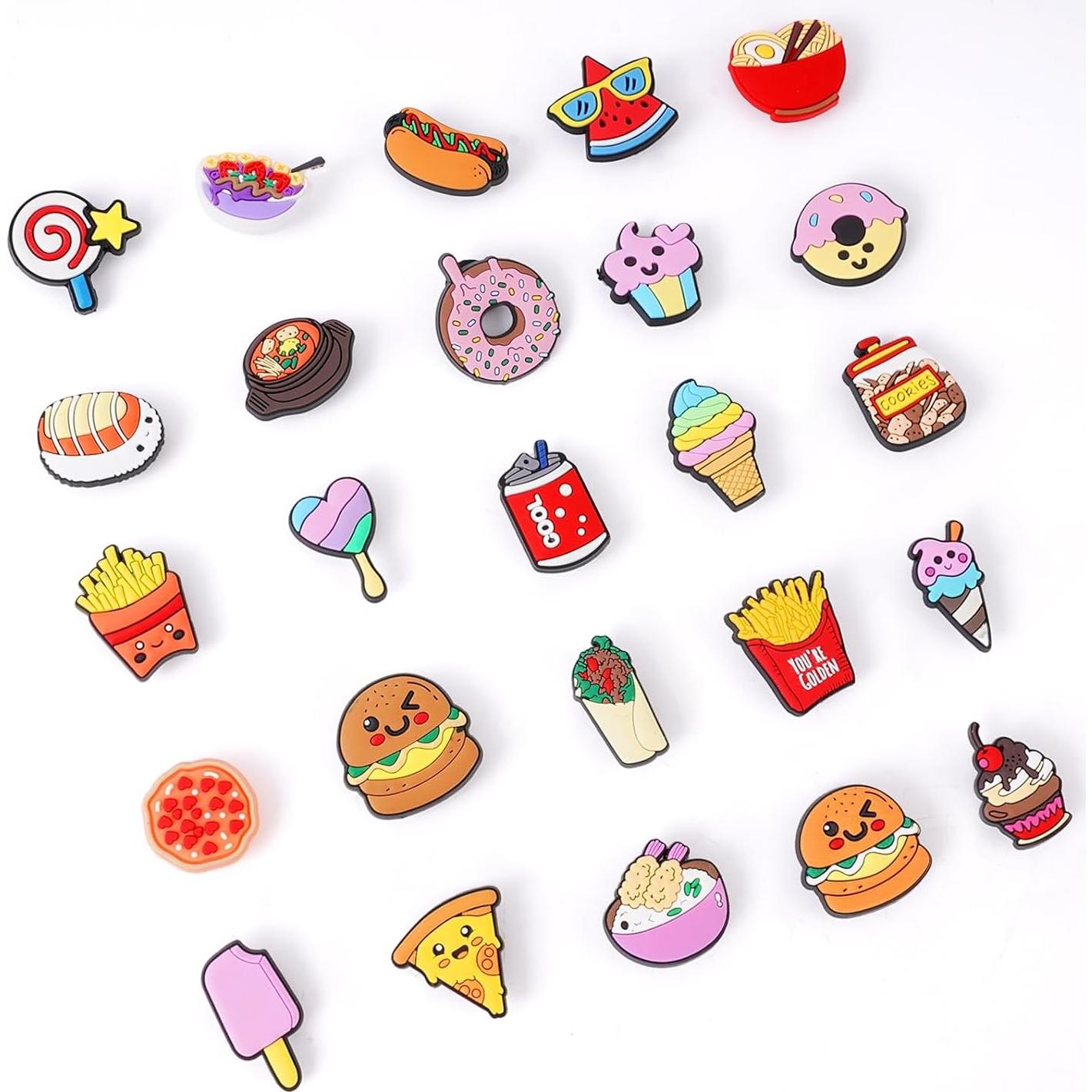 Lote de 100 encantos de zapatos aleatorios para niños - Decoración divertida