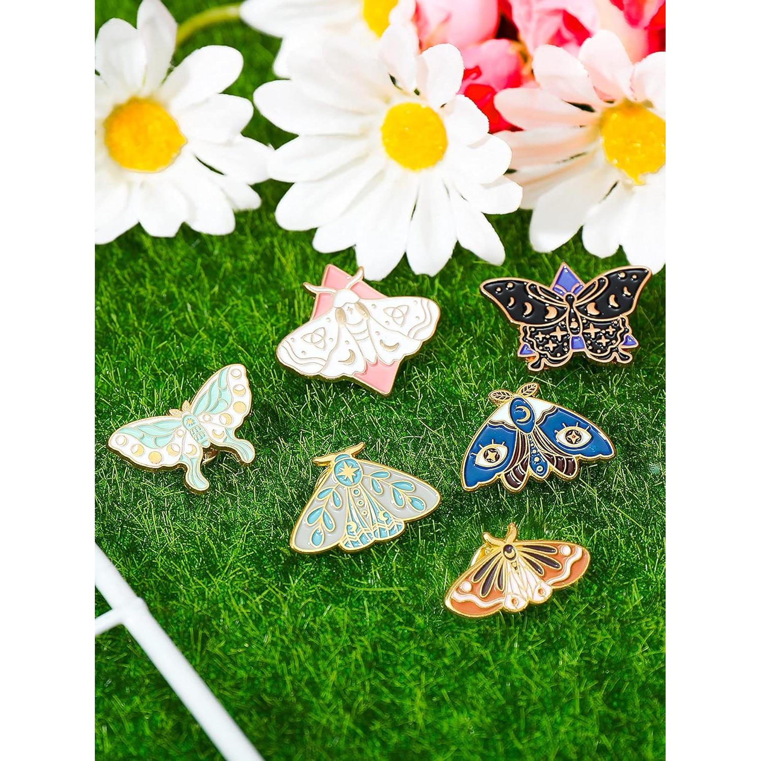 Conjunto de 10 Pines de Esmalte Janinka - Mariposa y Horror