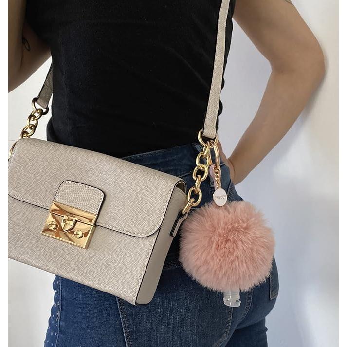 Llave Pom Pom Grande Fluffy Rosa para Botellas Cosméticas 29ml