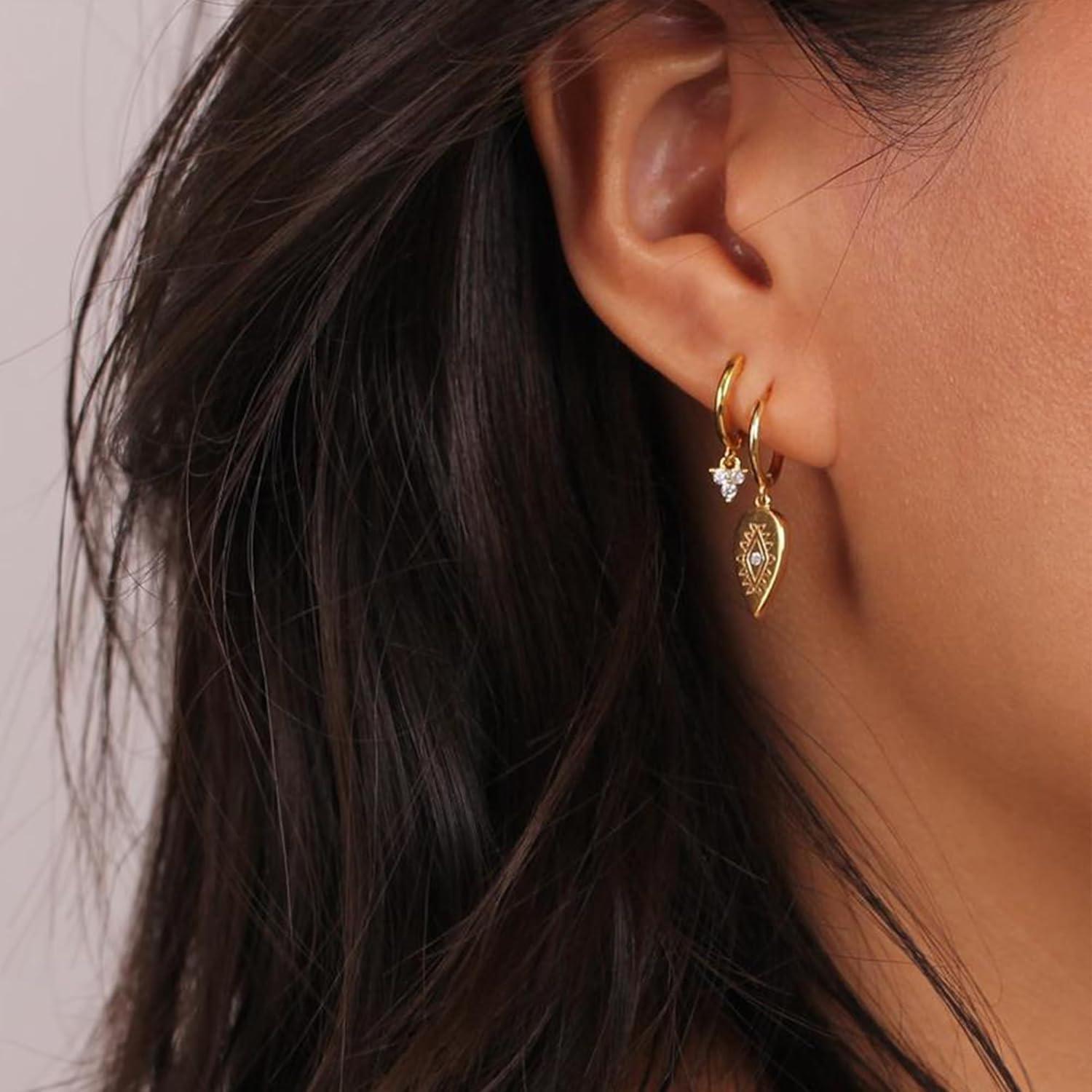 10Pcs 14K Goldplated Earring Hooks Round Small Gold Hoop Huggie Ear Leverback Hooks 925 Sterling Silver Earrings Findings 14x2mm Gold Small Huggie Hoop for Dangle Earring Making Jewelry Supplies Set