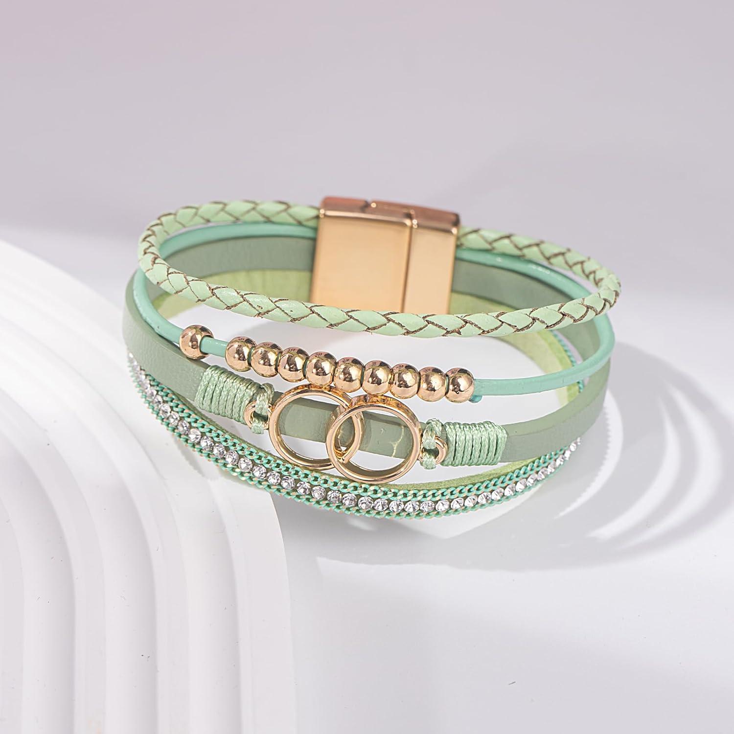 Brazalete Boho de Cuero con Perlas y Cierre Magnético para Mujeres