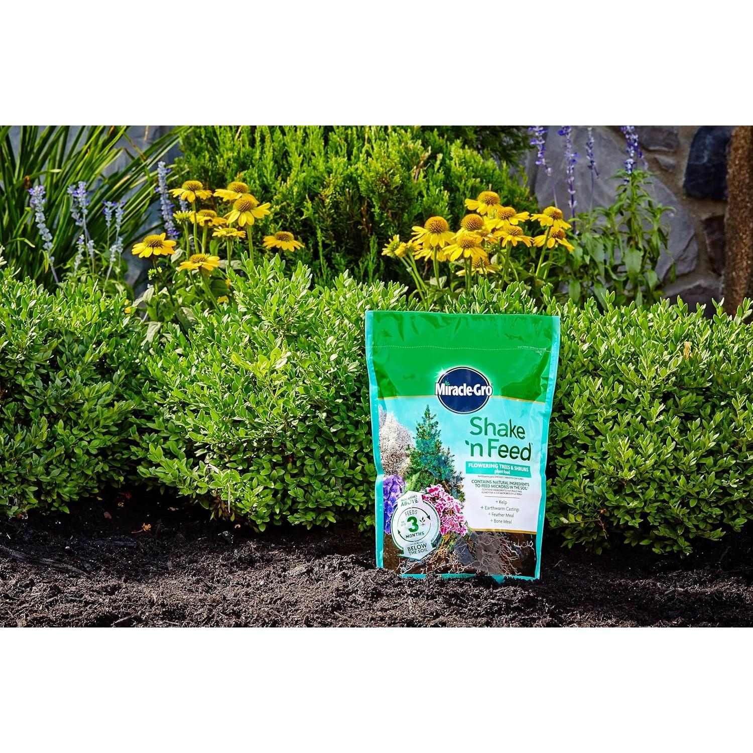Miracle-Gro Shake 'N Feed Flowering Trees and Shrubs Plant Food, For In-Ground and Container Plants, Acid-Loving Flowering Plants, 8 lbs.