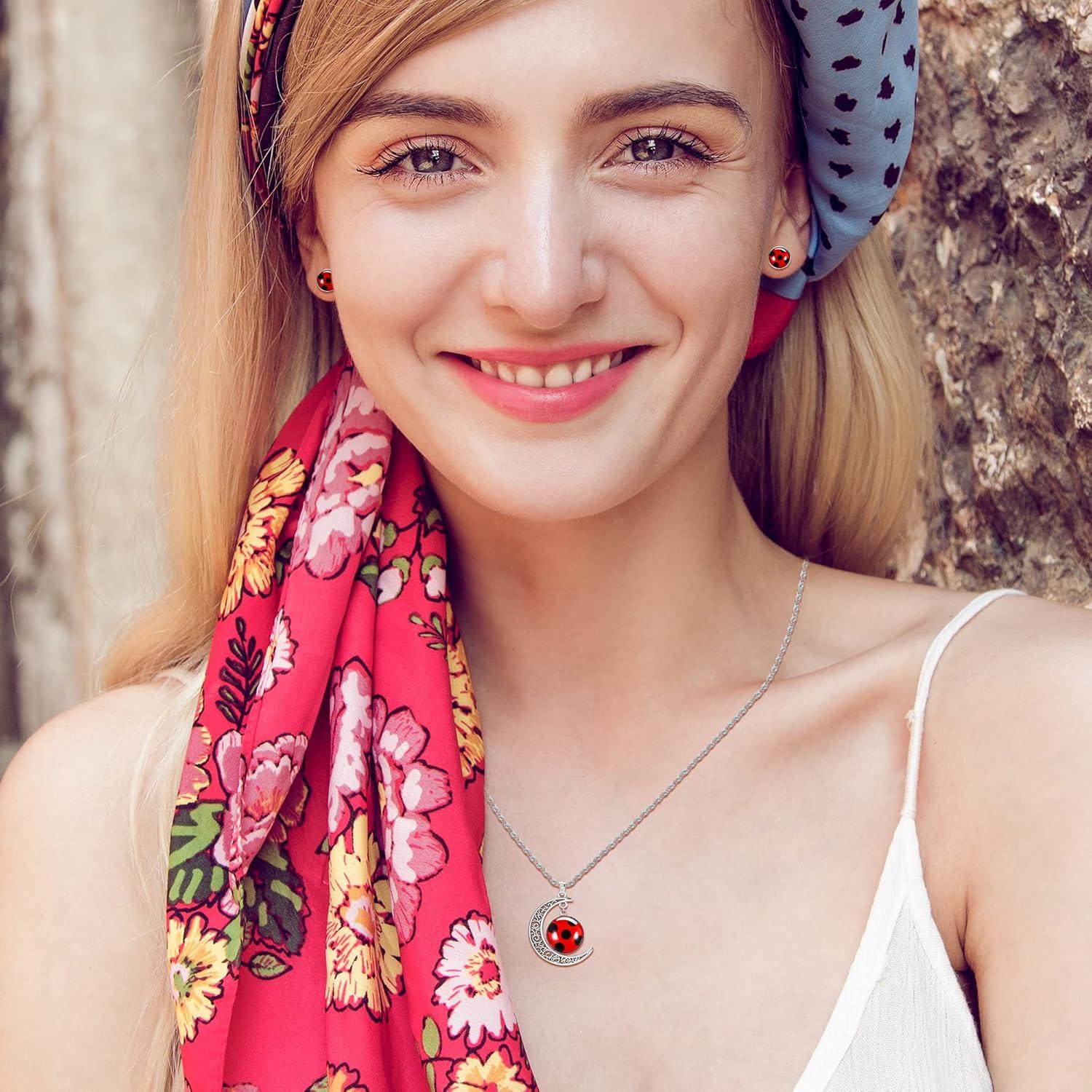 Conjunto de Joyería de Mariquita HAIAISO - Pulsera, Collar, Anillo y Pendientes