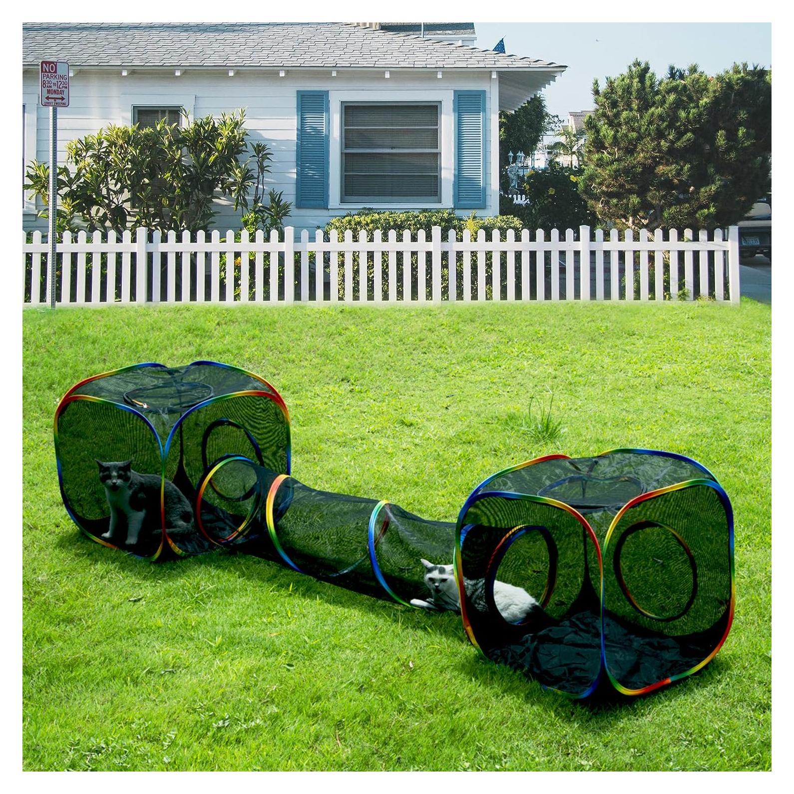 Parque para Gatos LUCKITTY con 2 Cubos y Túnel, Exterior