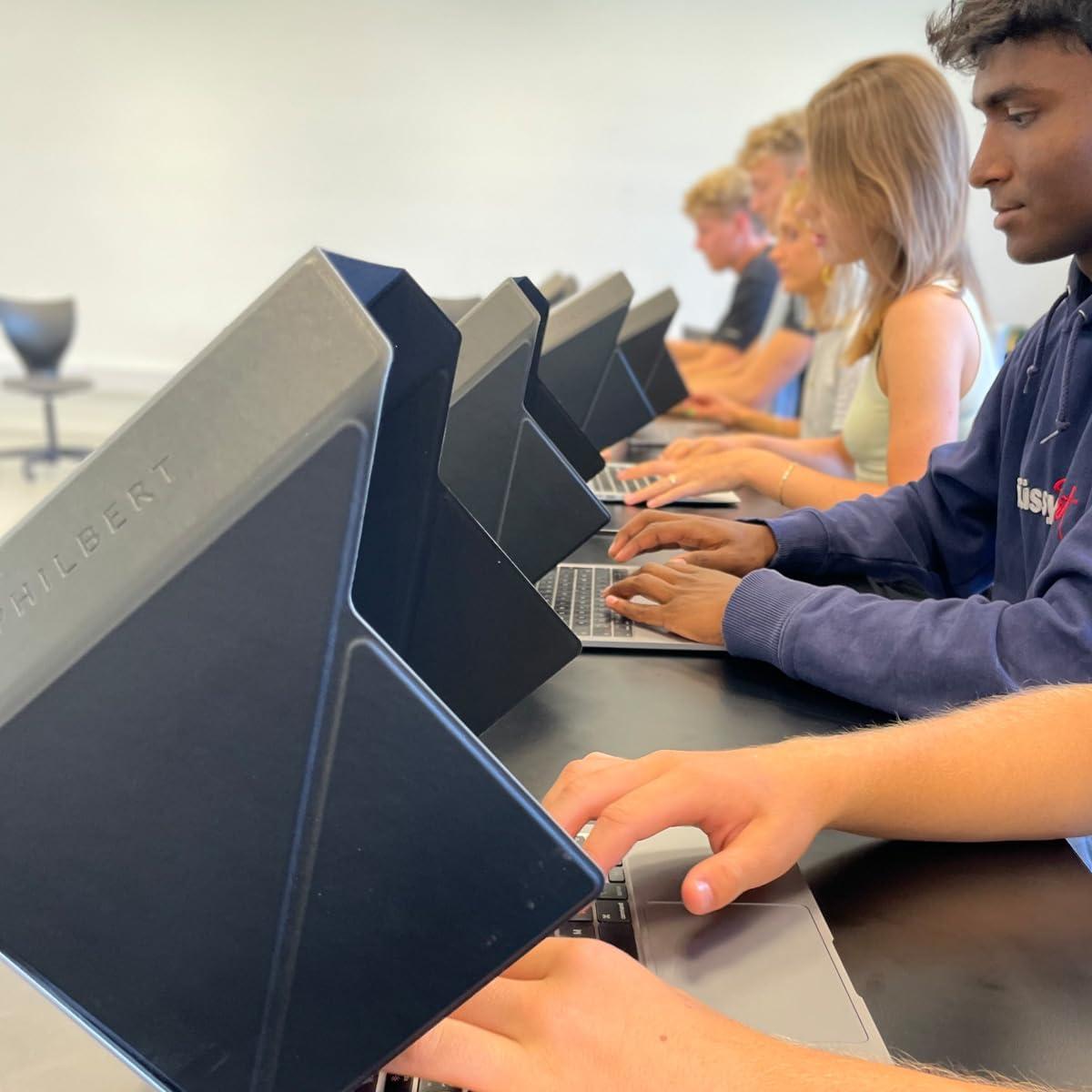 Sombrilla para Laptop 4-en-1 Philbert - Negra 12-14"