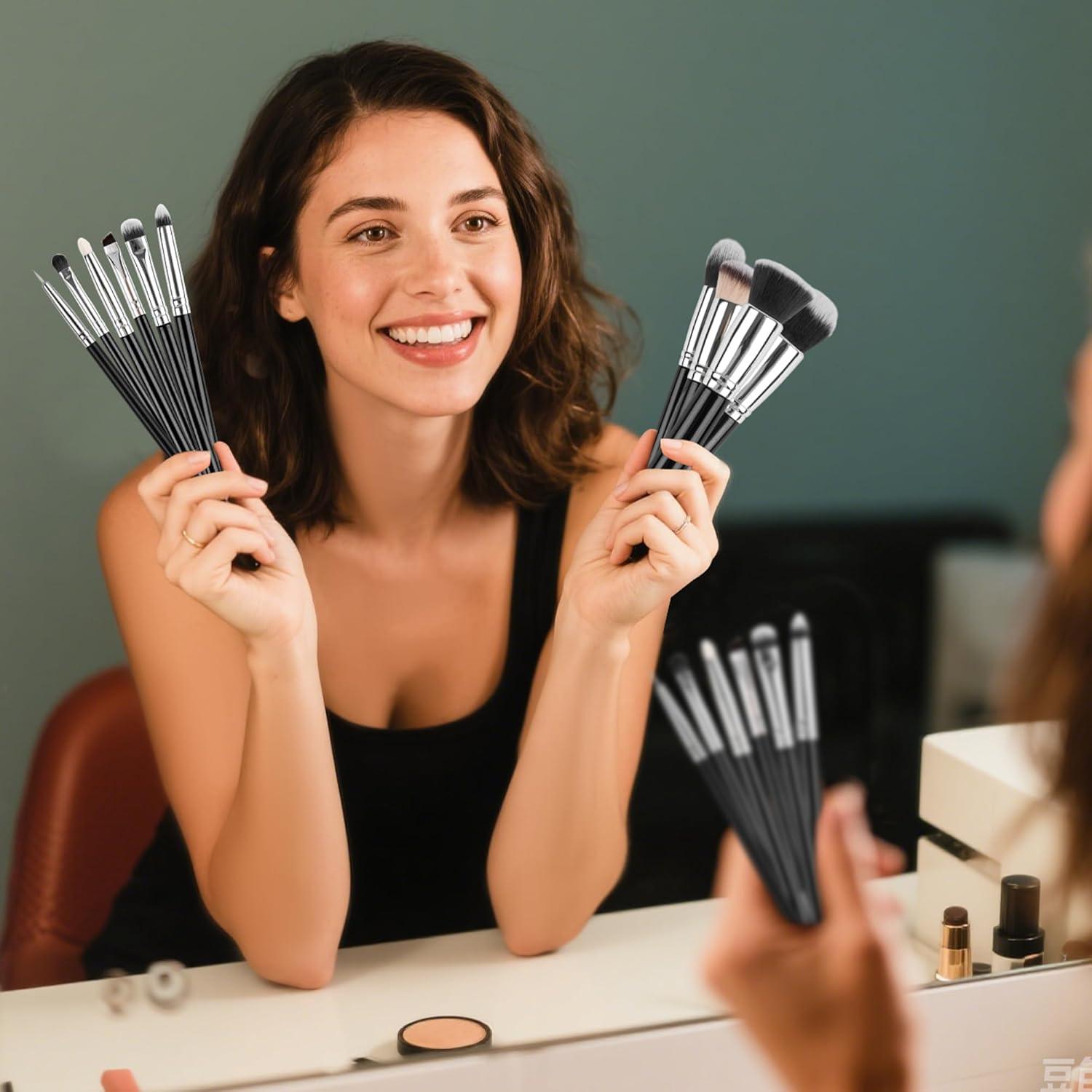 Juego de Brochas de Maquillaje 32 Piezas JEZTDKLE Portátil