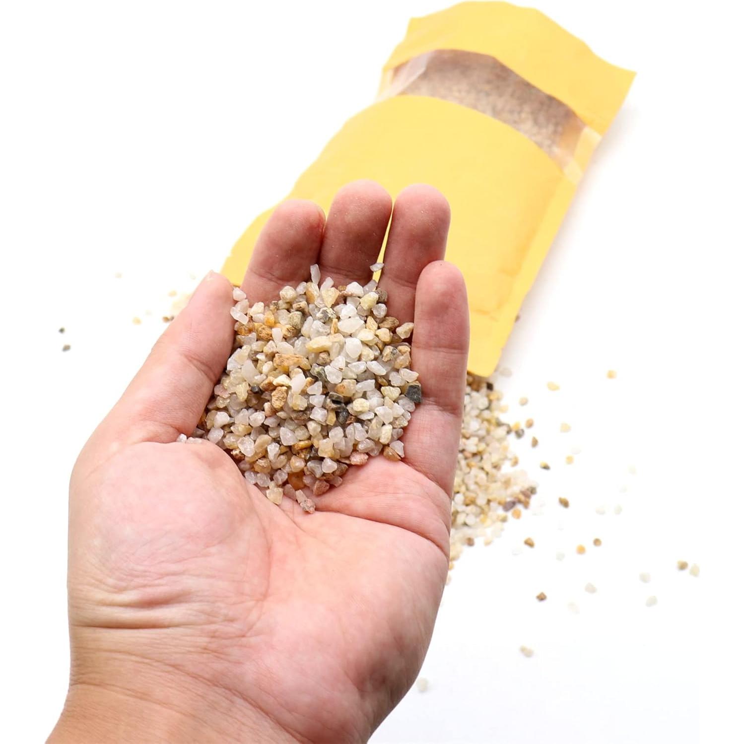 Arena Gruesa Dorada Premium Pebbles 0.32 cm 0.91 kg para Jardinería