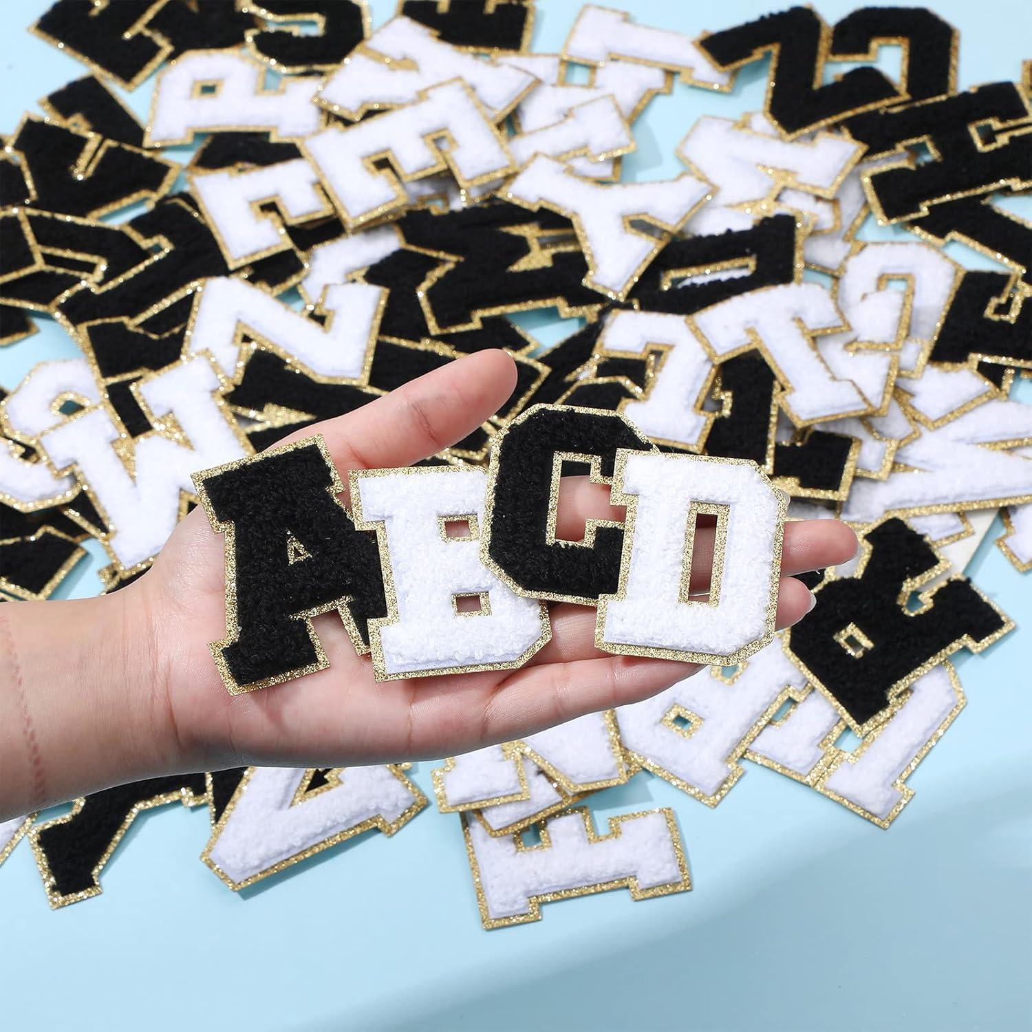 104 Parches Bordados Letras A-Z Geosar 6 cm Negro Blanco