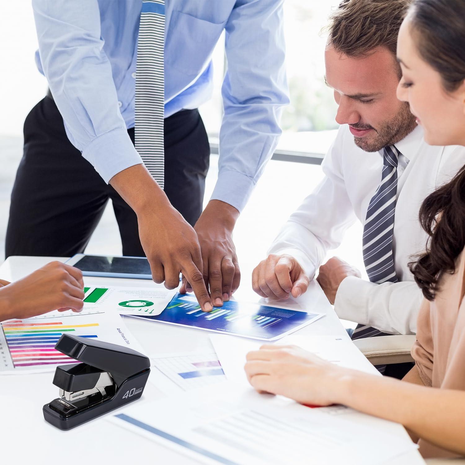 Grapadora Deli AZ0370S-BK, 40 Hojas, Sin Esfuerzo, Negra