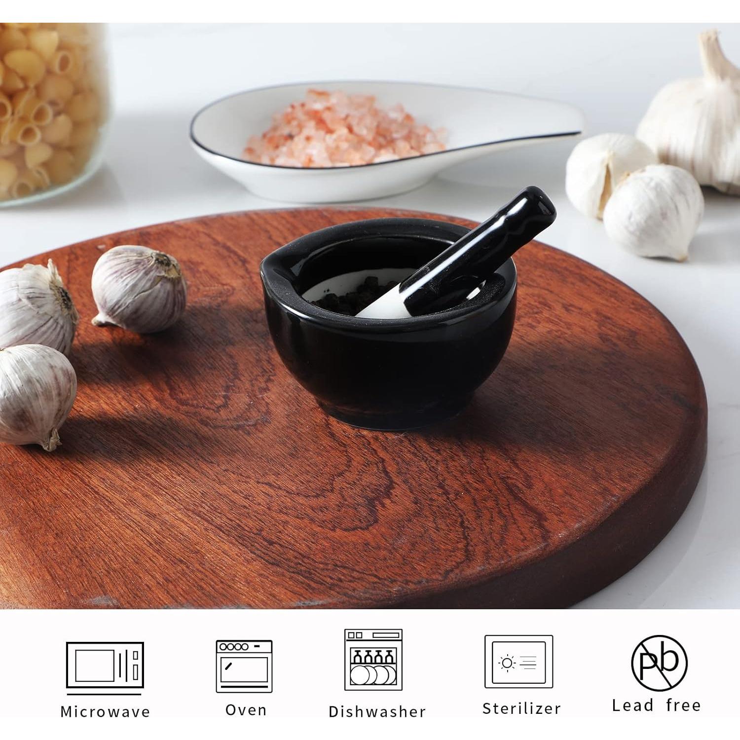 Conjunto de Mortero y Mano ONTUBE Cerámica 8.13 cm Negro