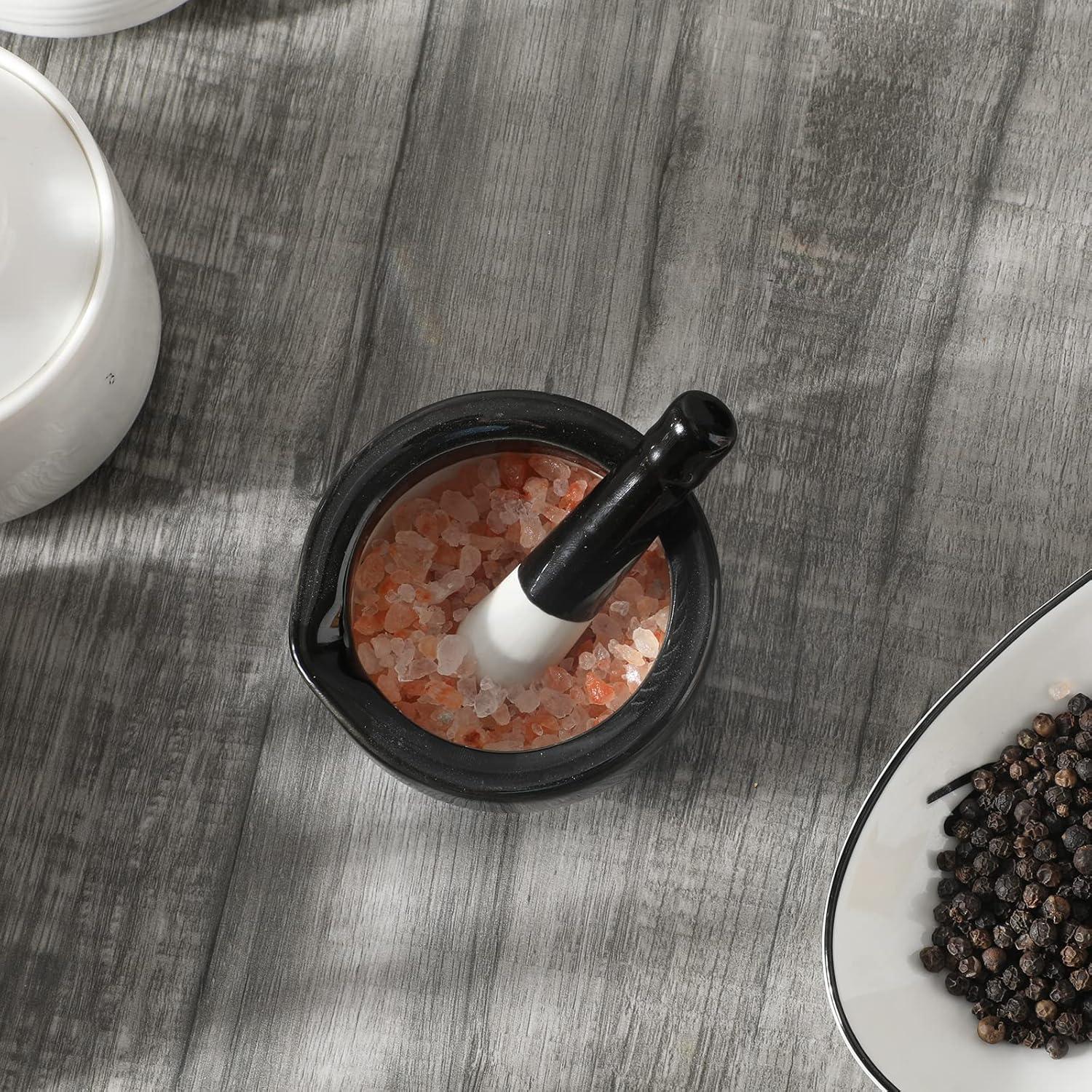 Conjunto de Mortero y Mano ONTUBE Cerámica 8.13 cm Negro