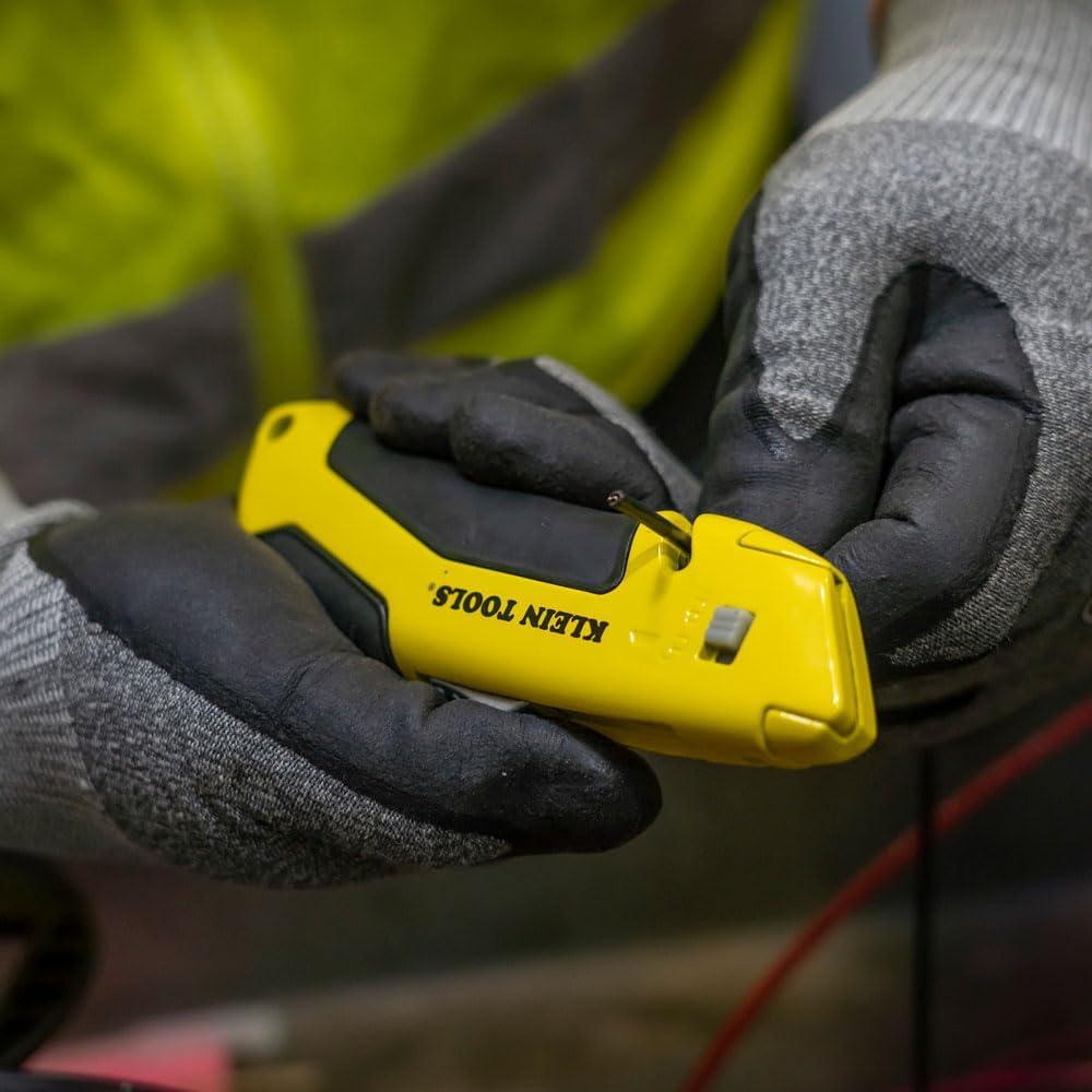 Cuchillo Utility Retráctil Klein Tools 44136, 14.6 cm, Antideslizante