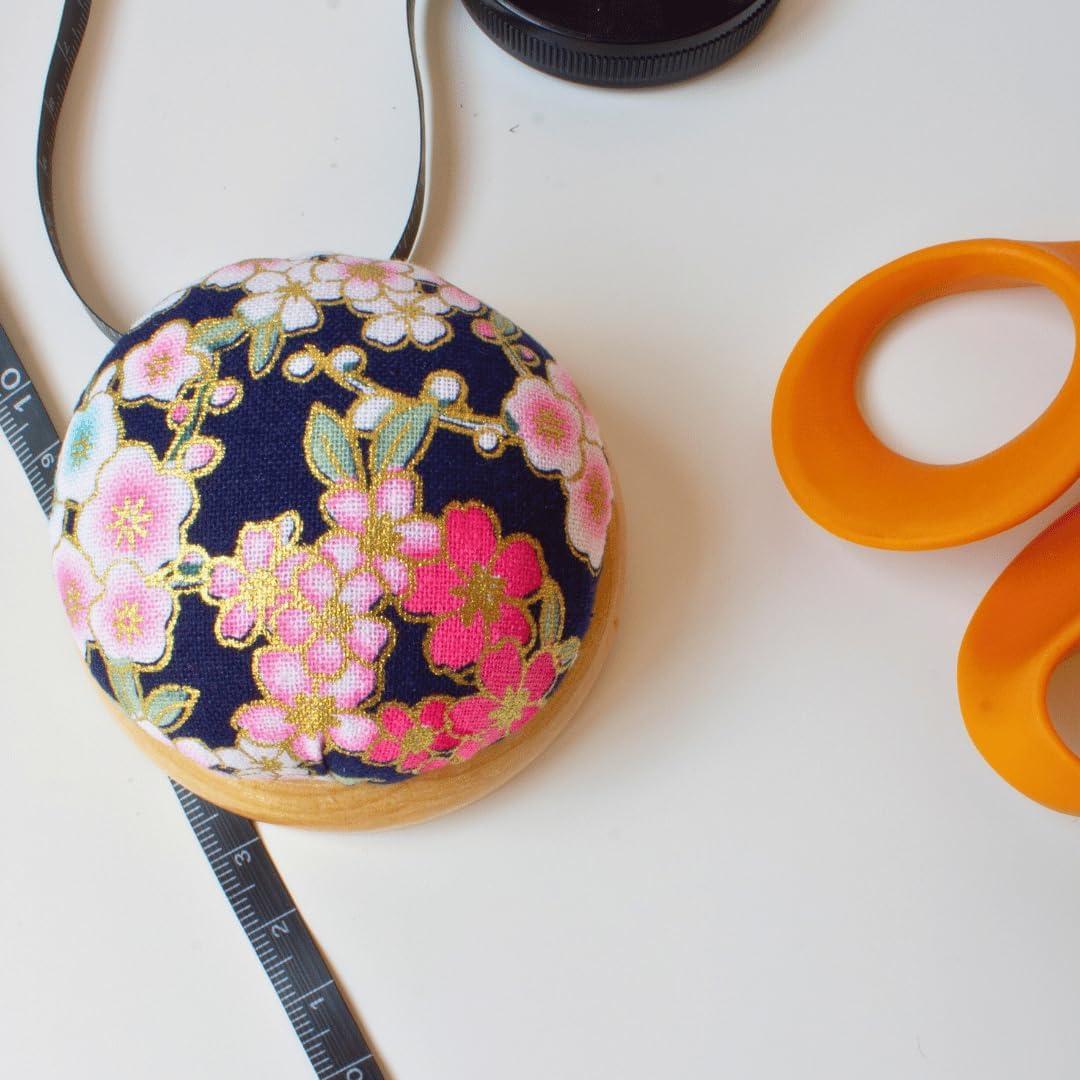 Almohadilla para Alfileres Fair Goods con Base de Madera 6.35cm