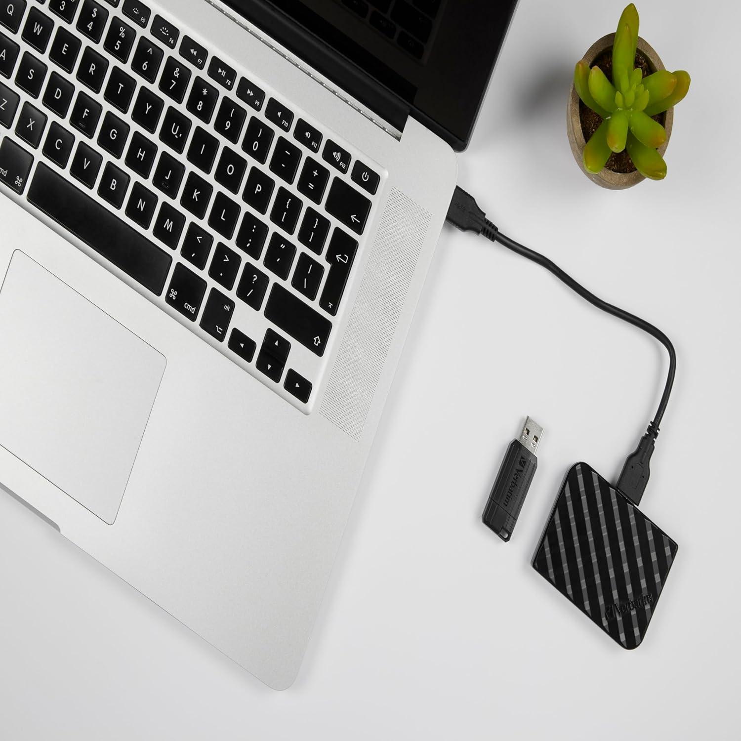 USB 2.0 Verbatim PinStripe 8GB Negro con Protección Antimicrobiana