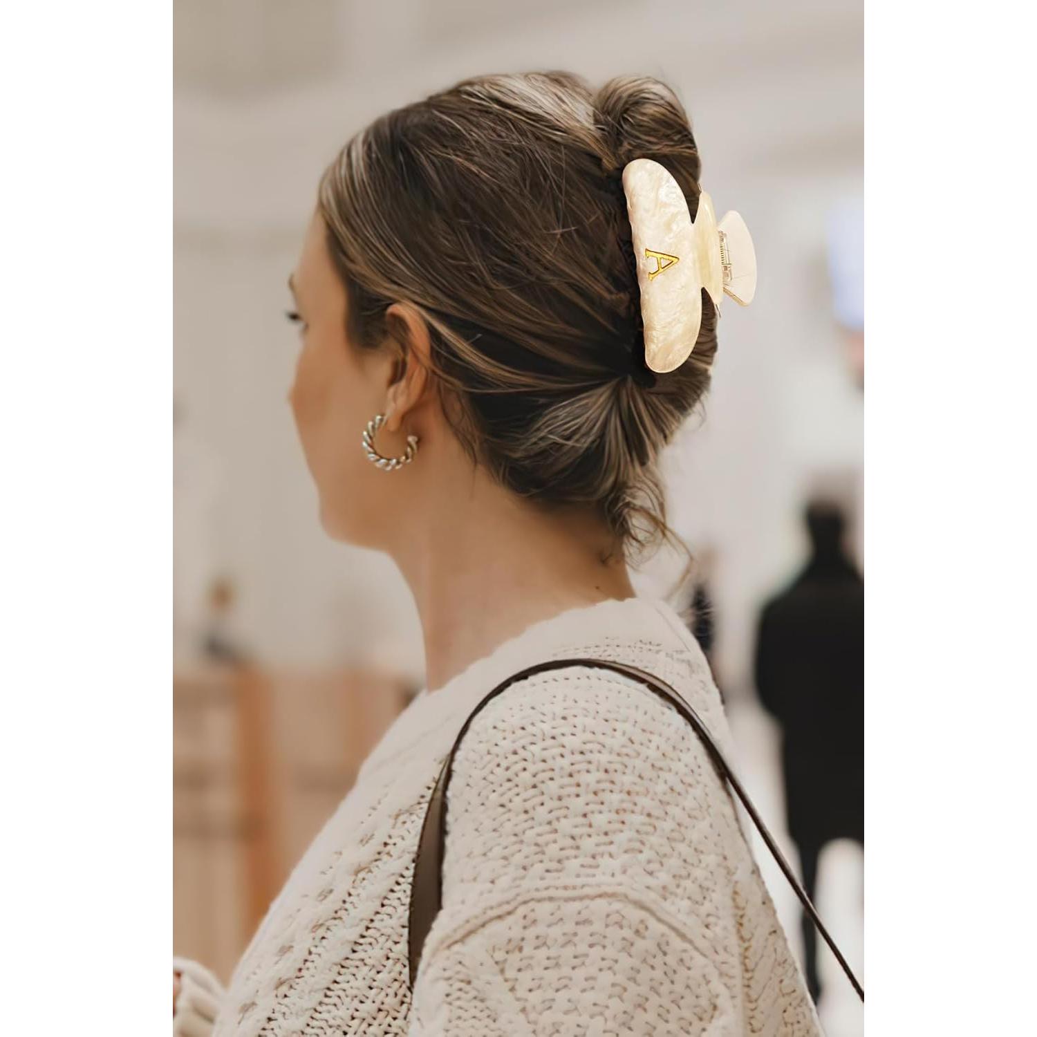 Clip de Pelo Acrílico LILIE&WHITE con Letra A - 8.5x5 cm