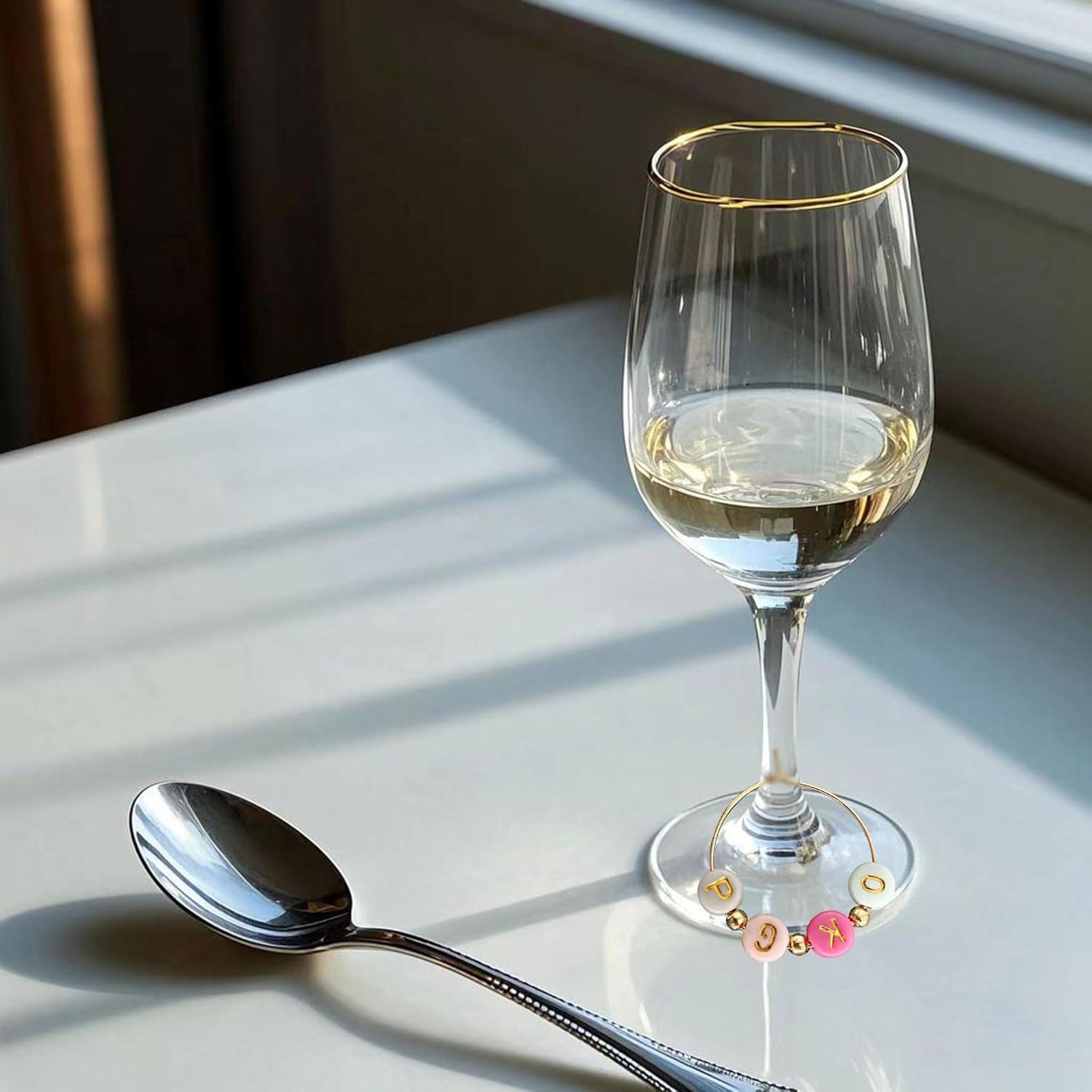 Kit de Encantos para Copas de Vino Personalizados - 50 Anillos y 500 Letras