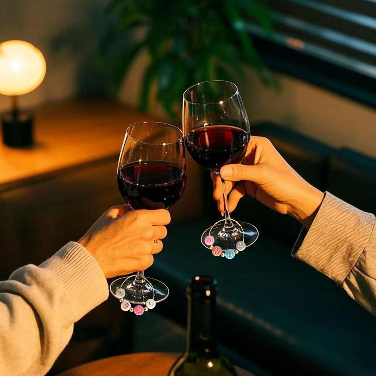 Kit de Encantos para Copas de Vino Personalizados - 50 Anillos y 500 Letras