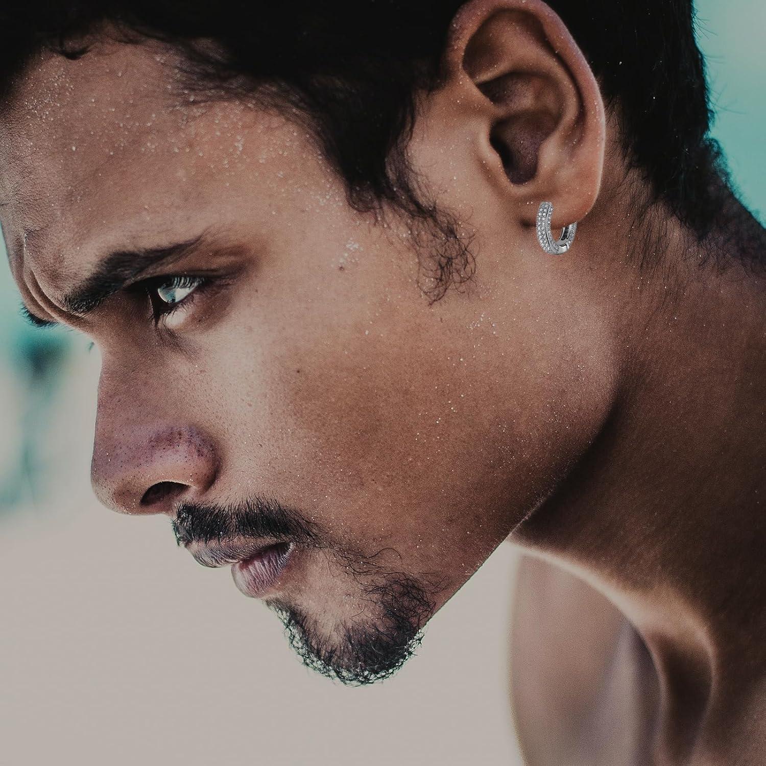 Pendientes de aro huggie YOSZO dorados 18K hipoalergénicos