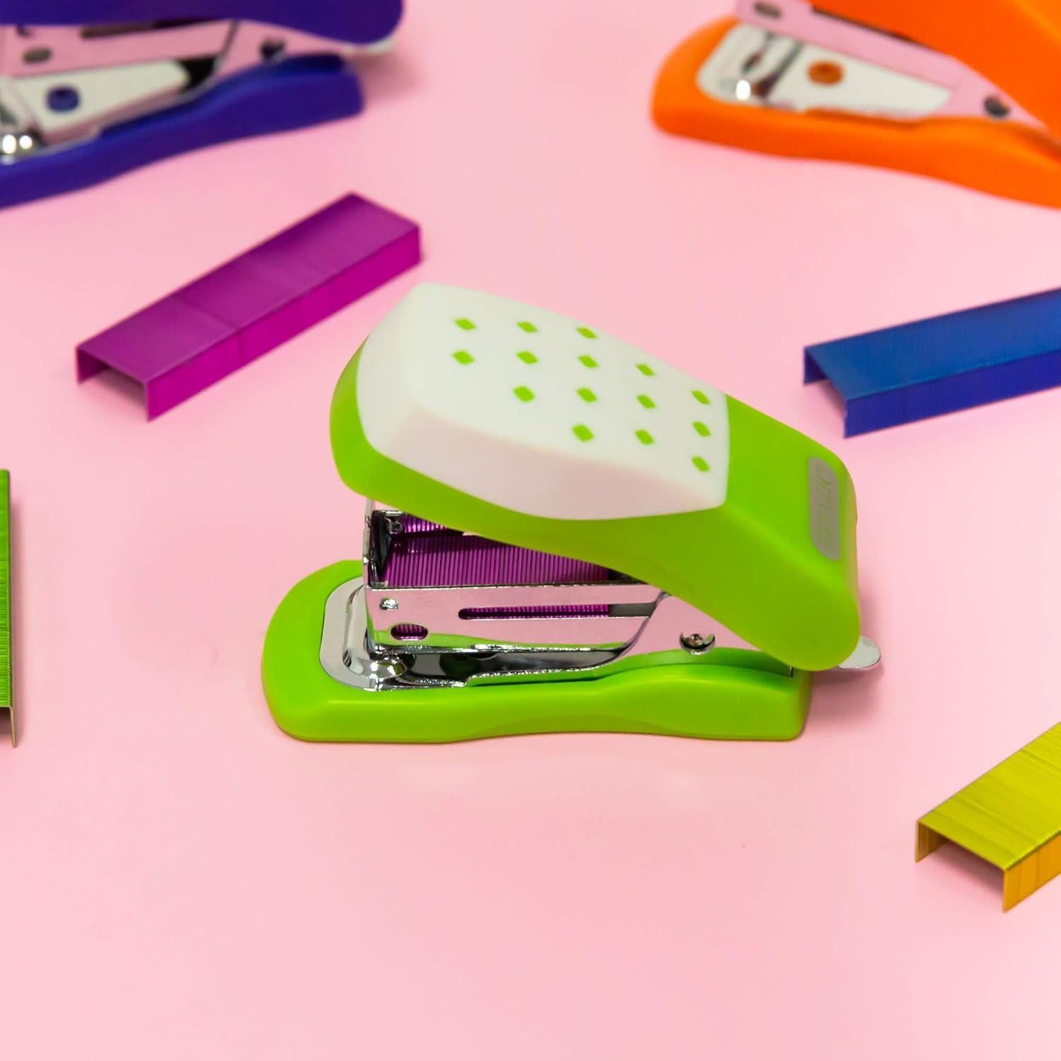 Grapas Estándar BAZIC 3000 Unidades Color Metálico