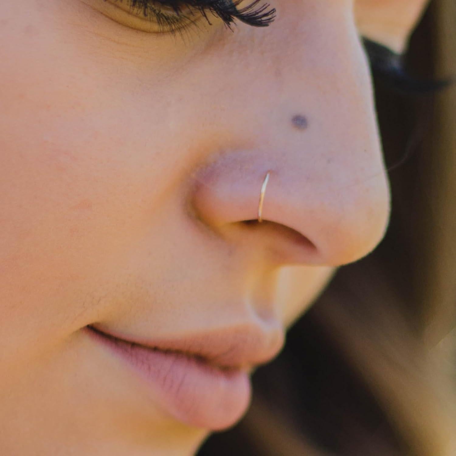 Aro de Nariz Relleno de Oro de 14k 6-7mm 20g Ajustable