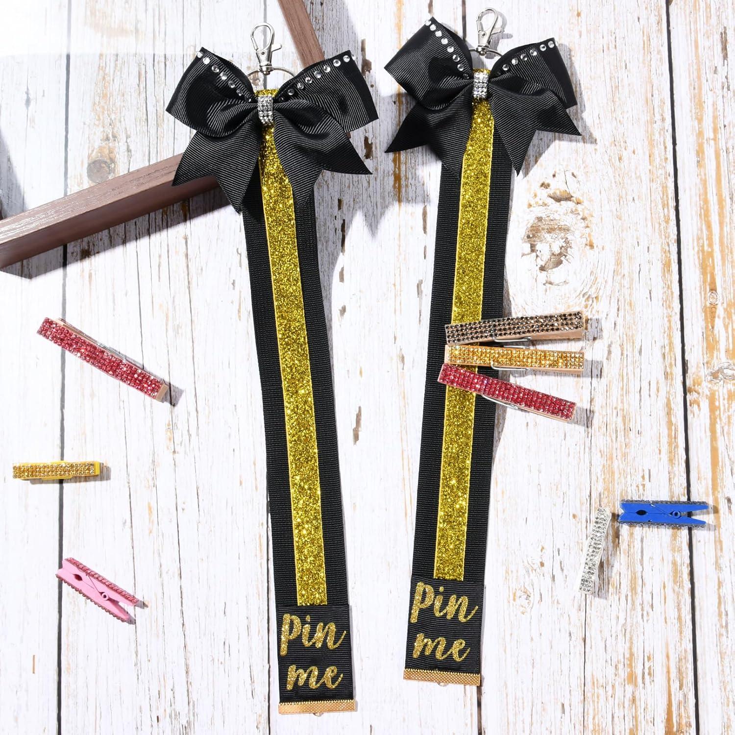 Set de 2 Llaveros Cheer Pin Me DEEKA para Mochila - Nylon Brillante