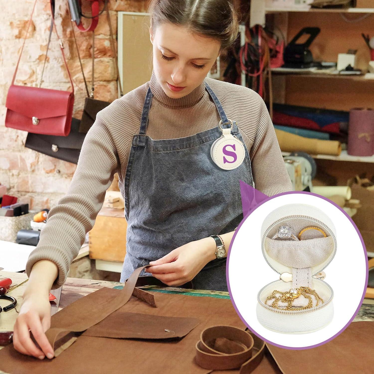 Estuche de Joyería de Viaje Sweet Lion Beige con Inicial