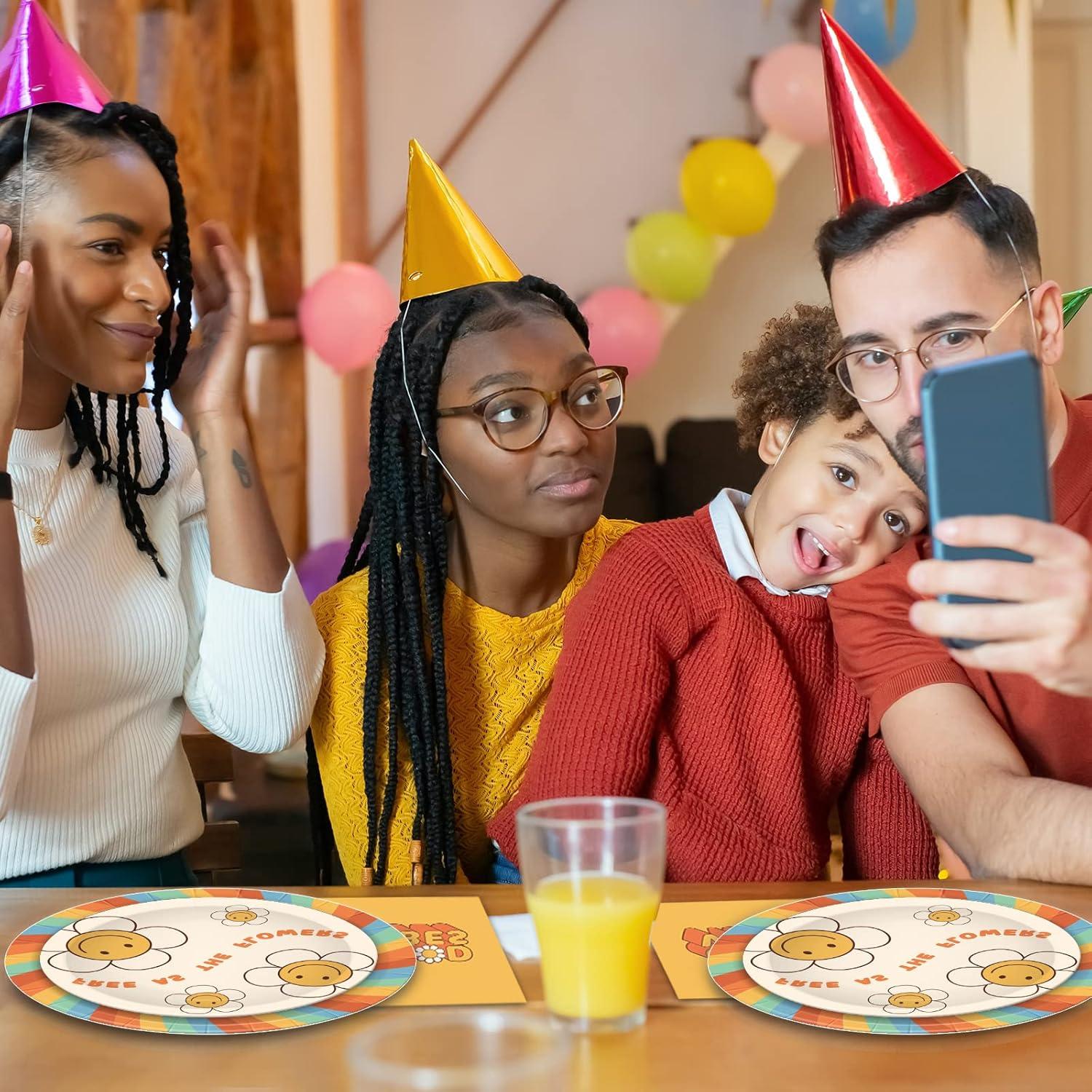 Set de Vajilla de Cumpleaños Groovy 98 Piezas Horchen para 24 Invitados