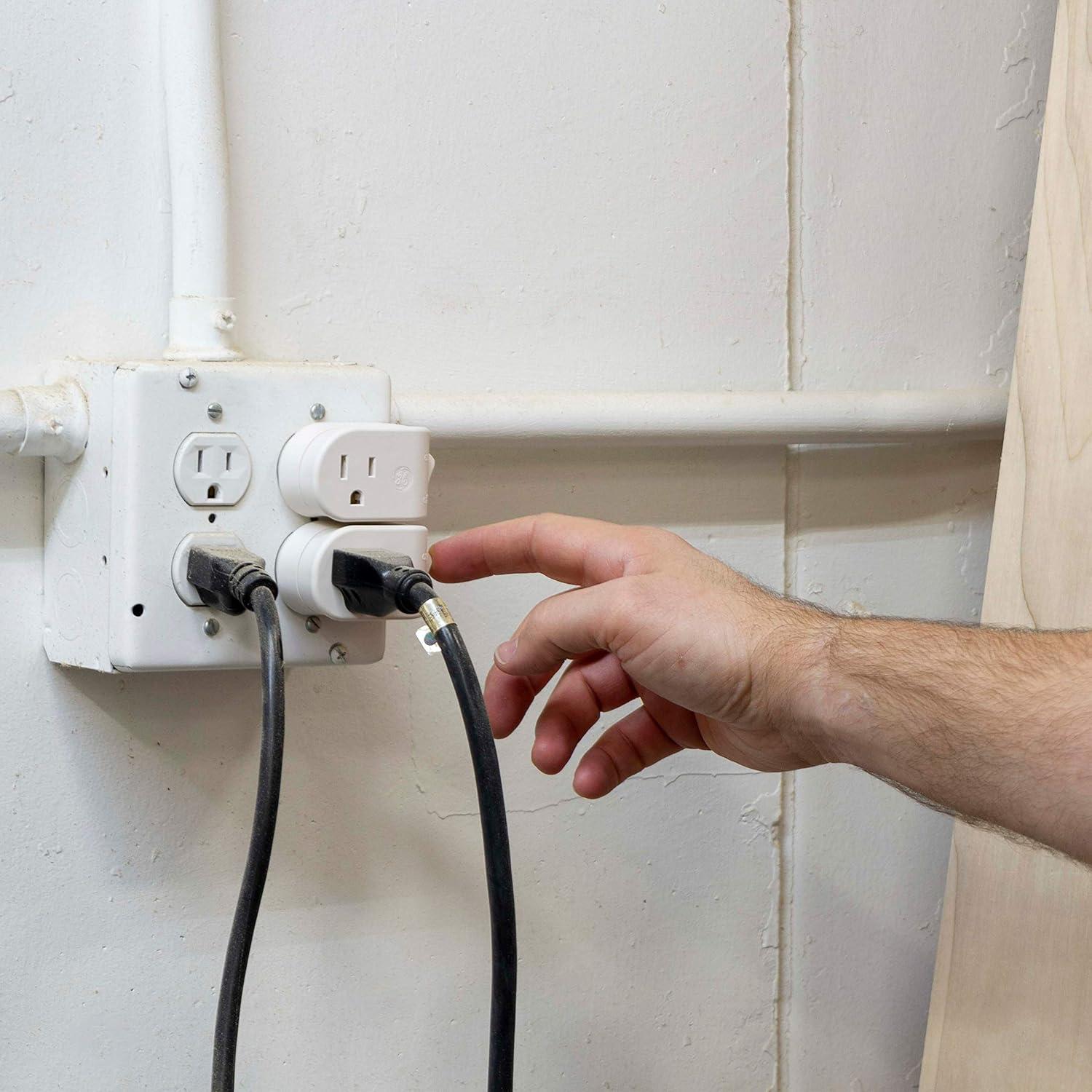 Interruptor de Potencia GE 25511 con Tierra, 3 Patas, Blanco